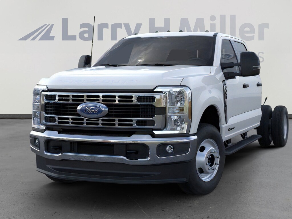 New 2026 Ford Super Duty F-350 DRW XL 4WD Crew Cab 179" WB 60" CA V8 Engine