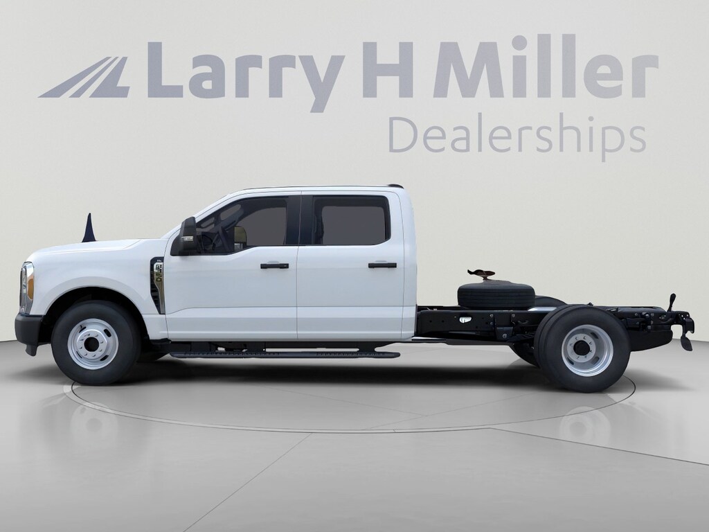 New 2026 Ford Super Duty F-350 DRW XL 2WD Crew Cab 179" WB 60" CA V8 Engine