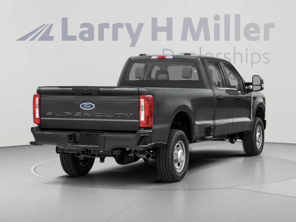 New 2026 Ford Super Duty F-350 SRW LARIAT 4WD Crew Cab 8' Box V8 Engine