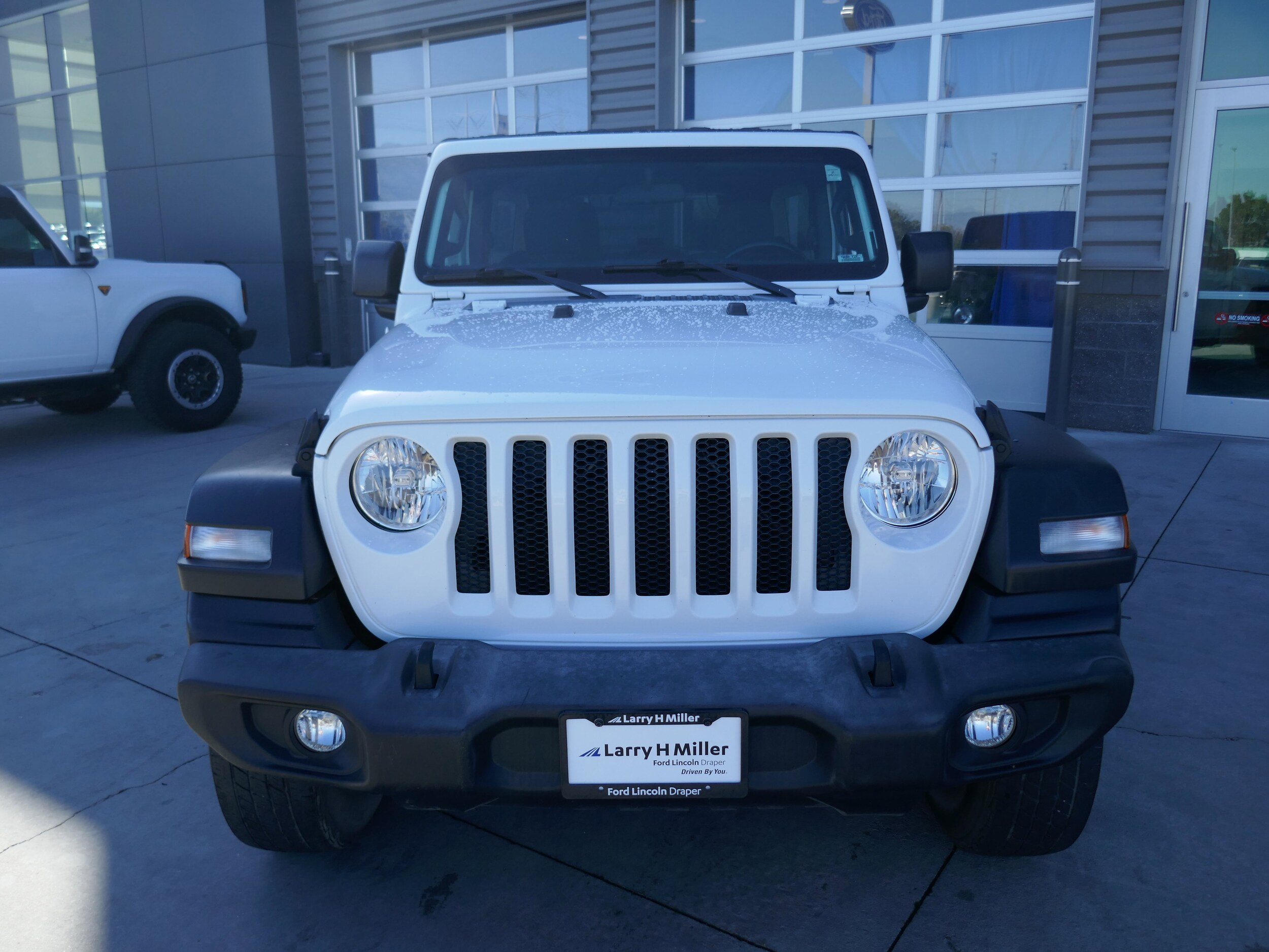 2019 Jeep Wrangler Unlimited Sport S photo 2