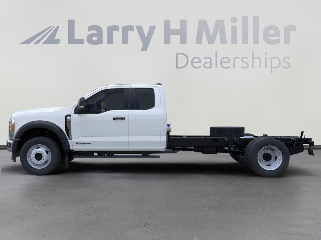 New 2026 Ford Super Duty F-550 DRW XL 4X4 SUPERCAB CHAS CAB/192 V8 Engine