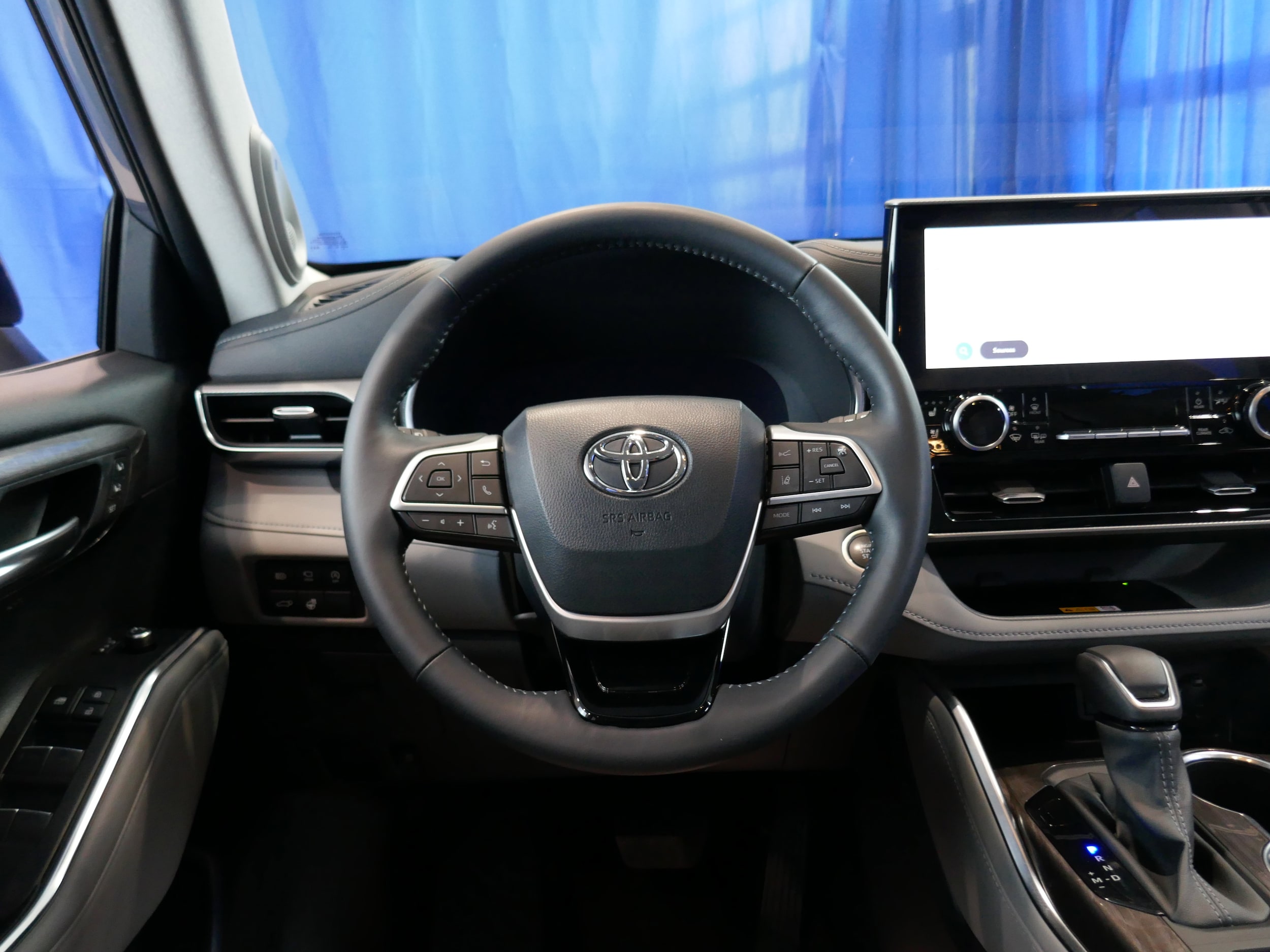 Used 2024 Toyota Highlander Platinum with VIN 5TDKDRBH2RS537306 for sale in Draper, UT