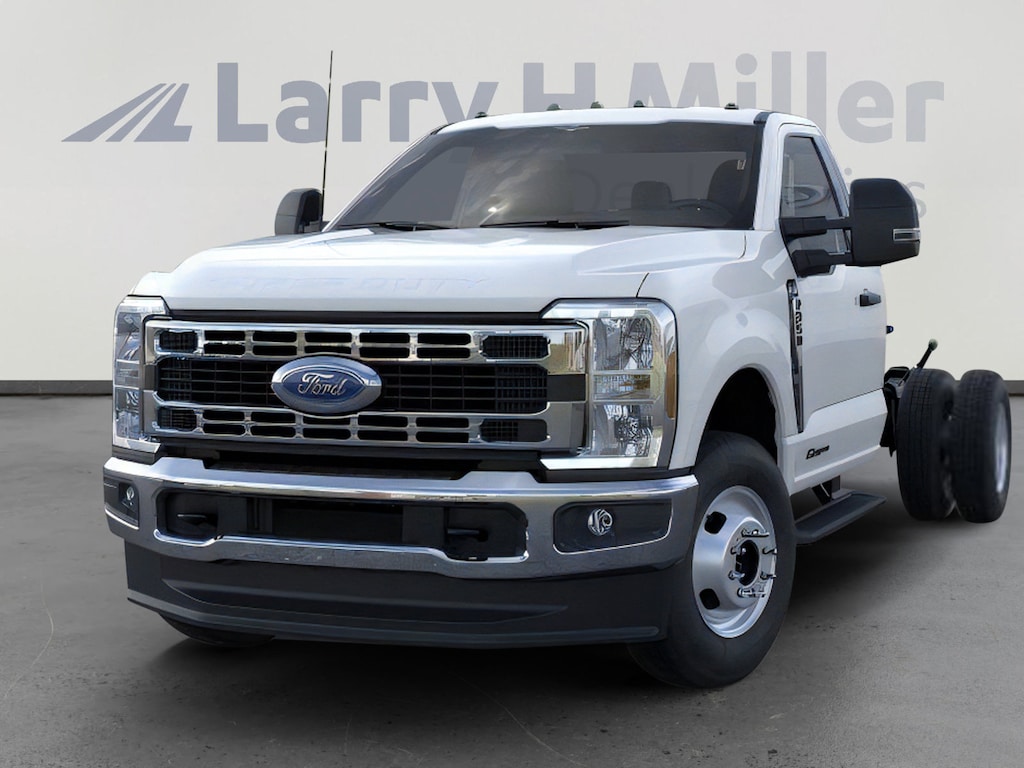 New 2025 Ford Super Duty F-350 DRW XL 4X4 CHASSIS CAB DRW/169 V8 Engine