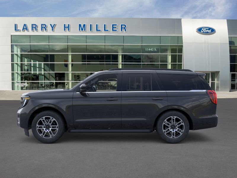 2025 Ford Expedition photo 3