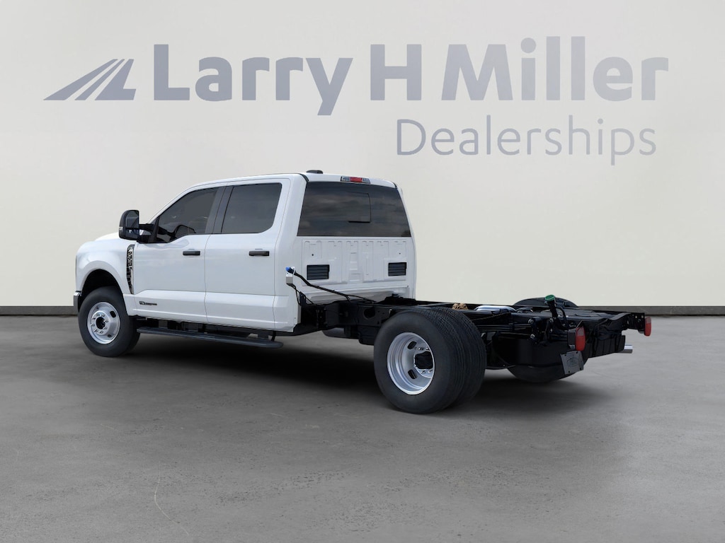 New 2026 Ford Super Duty F-350 DRW XL 4WD Crew Cab 179" WB 60" CA V8 Engine