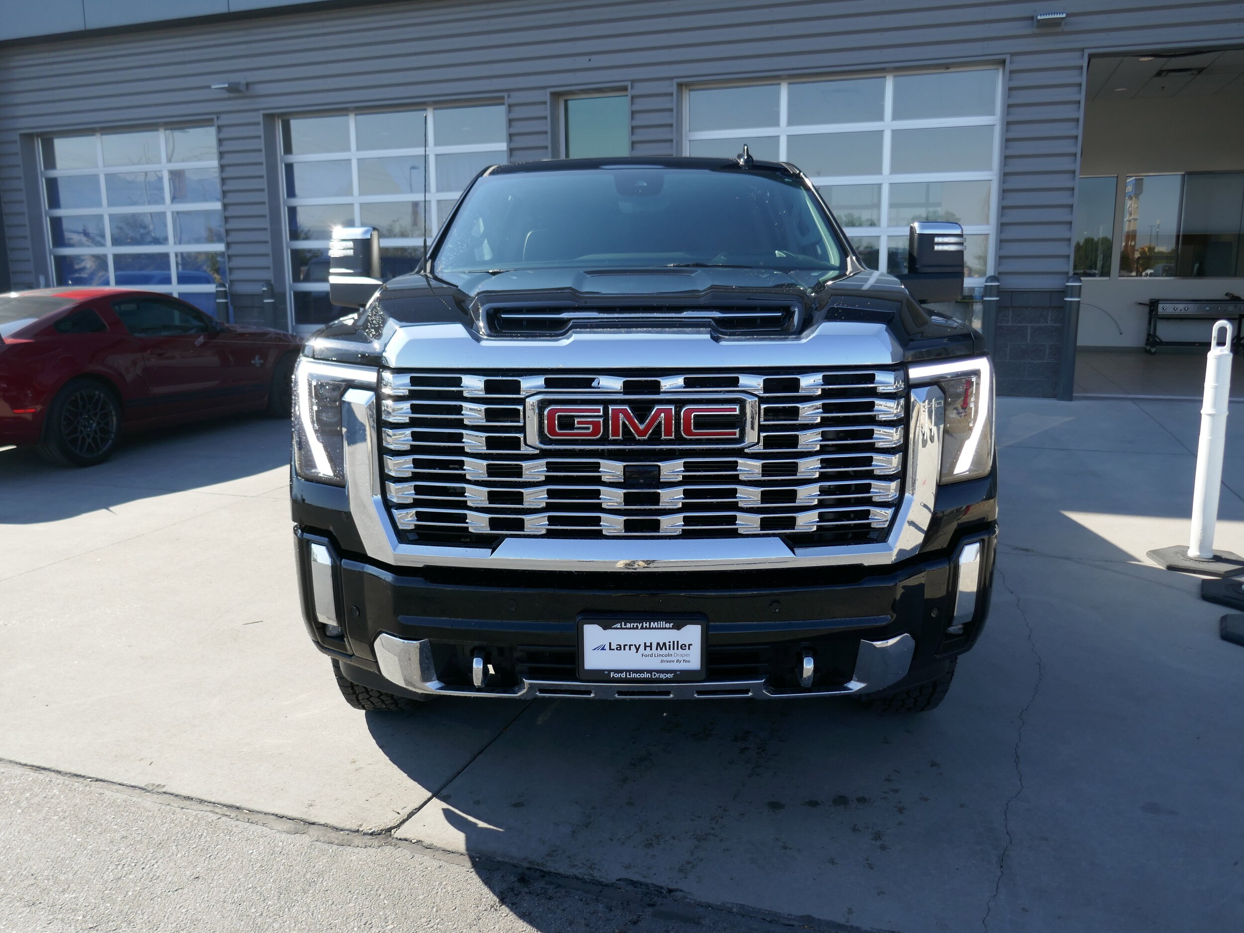 2024 Gmc Sierra 3500 HD Denali photo 2