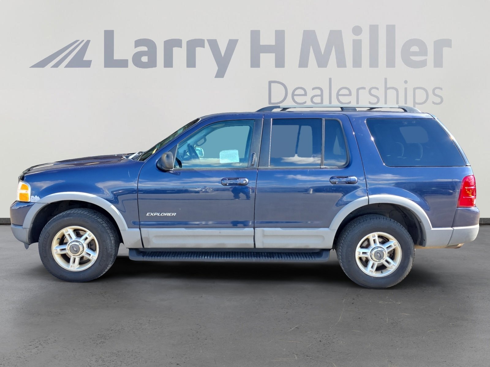 Used 2002 Ford Explorer XLT with VIN 1FMZU73K02ZC91238 for sale in Draper, UT