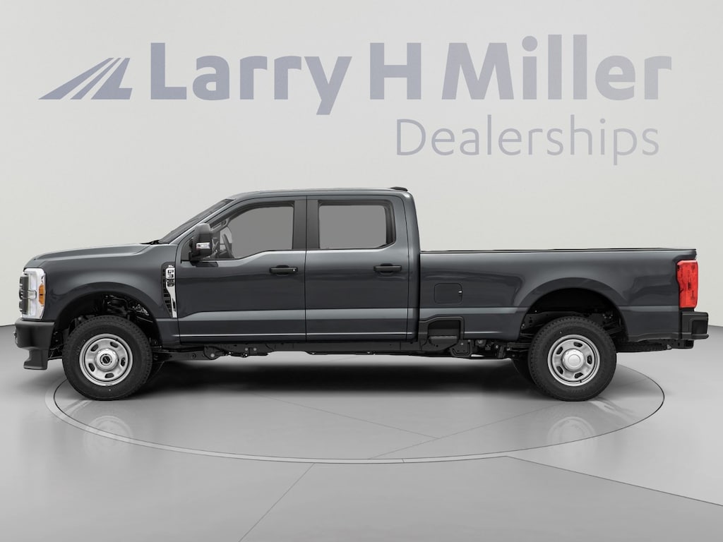 New 2026 Ford Super Duty F-350 SRW LARIAT 4WD Crew Cab 8' Box V8 Engine