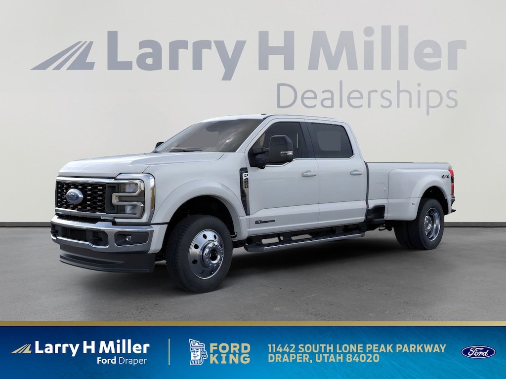 New 2026 Ford Super Duty F-450 DRW LARIAT 4WD Crew Cab 8' Box V8 Engine