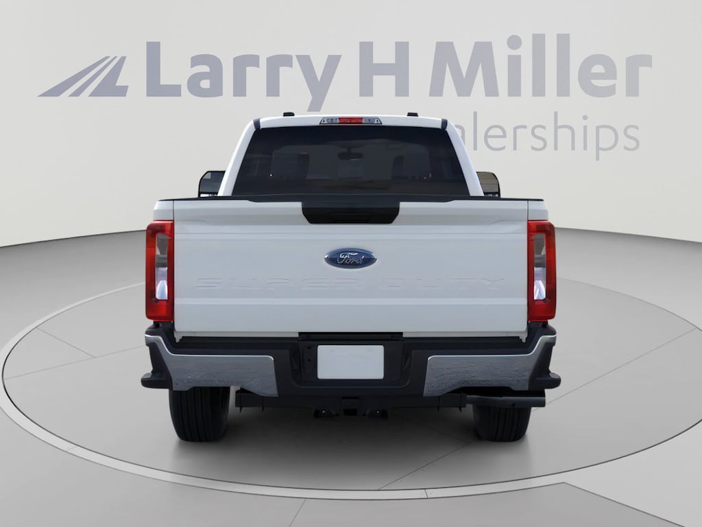 New 2026 Ford Super Duty F-350 SRW XL 4WD Crew Cab 6-3/4' Box V8 Engine