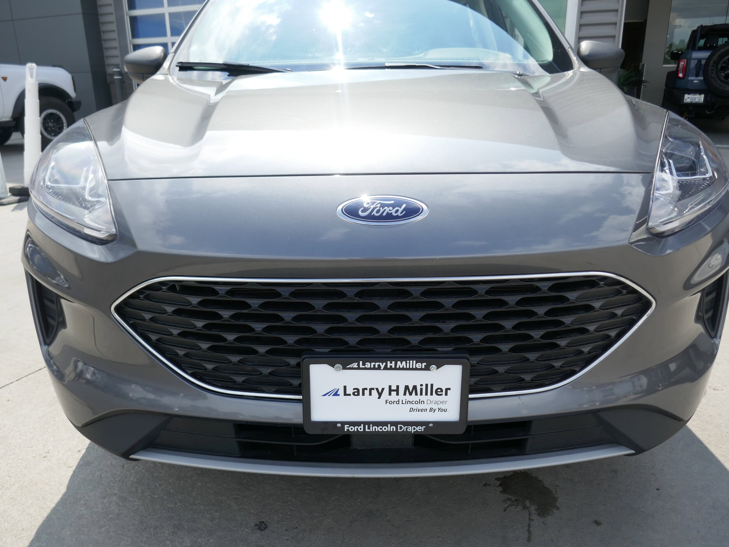 2022 Ford Escape SE Hybrid photo 3