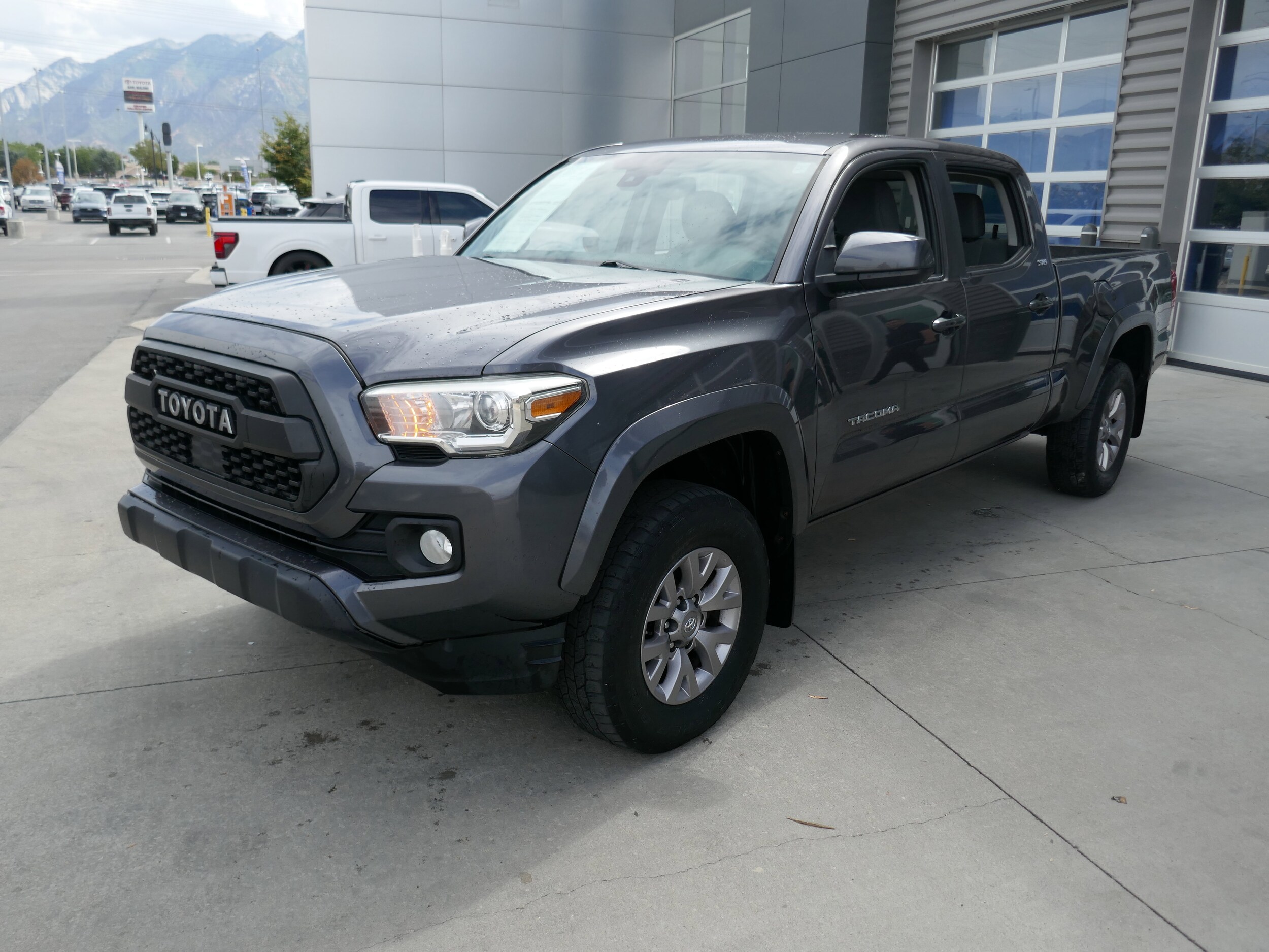 2018 Toyota Tacoma SR5 photo 4