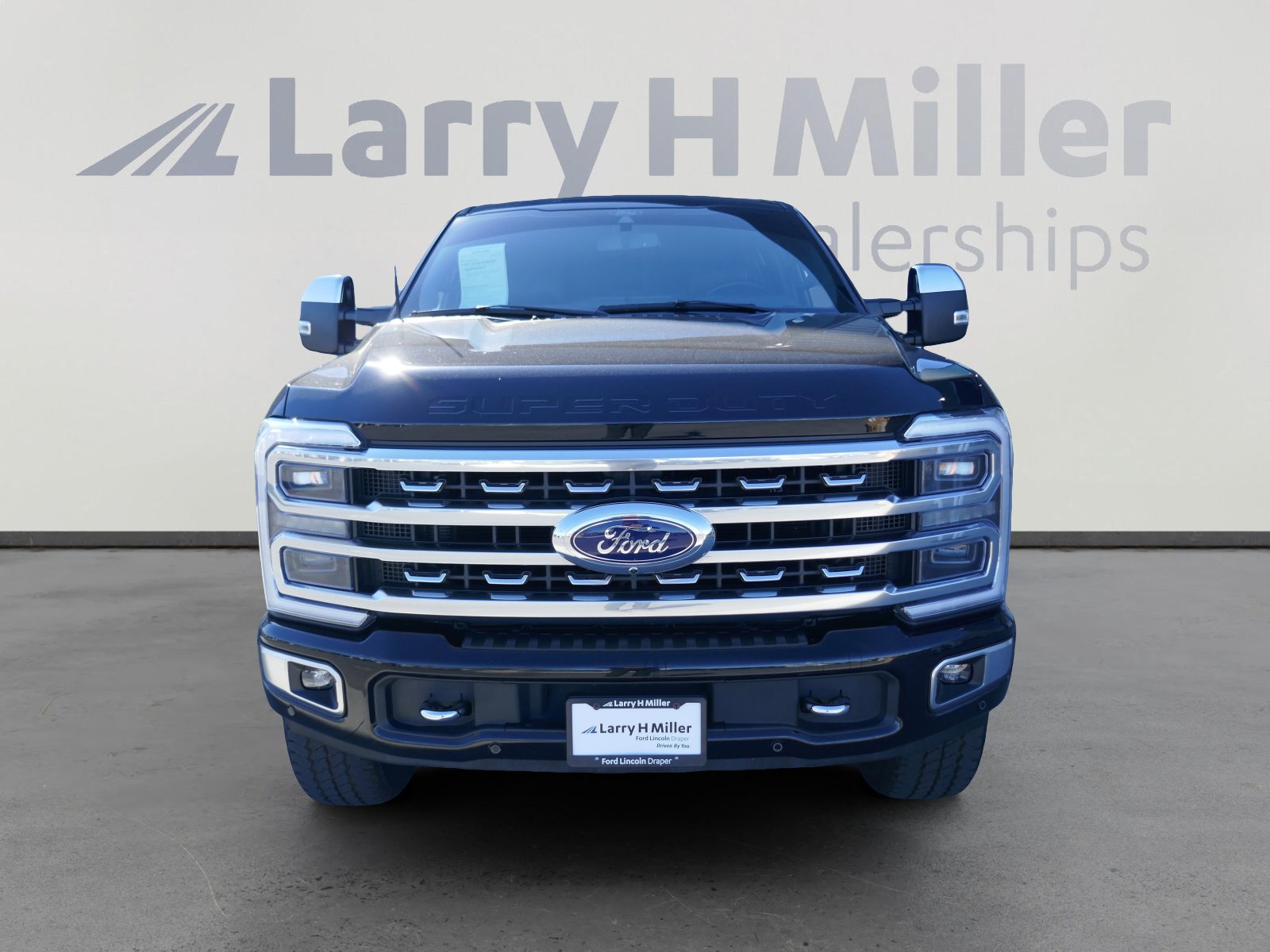 2024 Ford F-350 Platinum photo 2