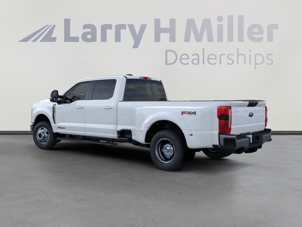 New 2026 Ford Super Duty F-350 DRW XLT 4WD Crew Cab 8' Box V8 Engine