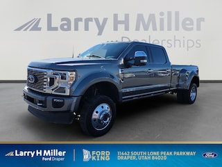 2022 Ford Super Duty F-450 DRW Platinum 4WD Crew Cab 8 Box V8 Engine