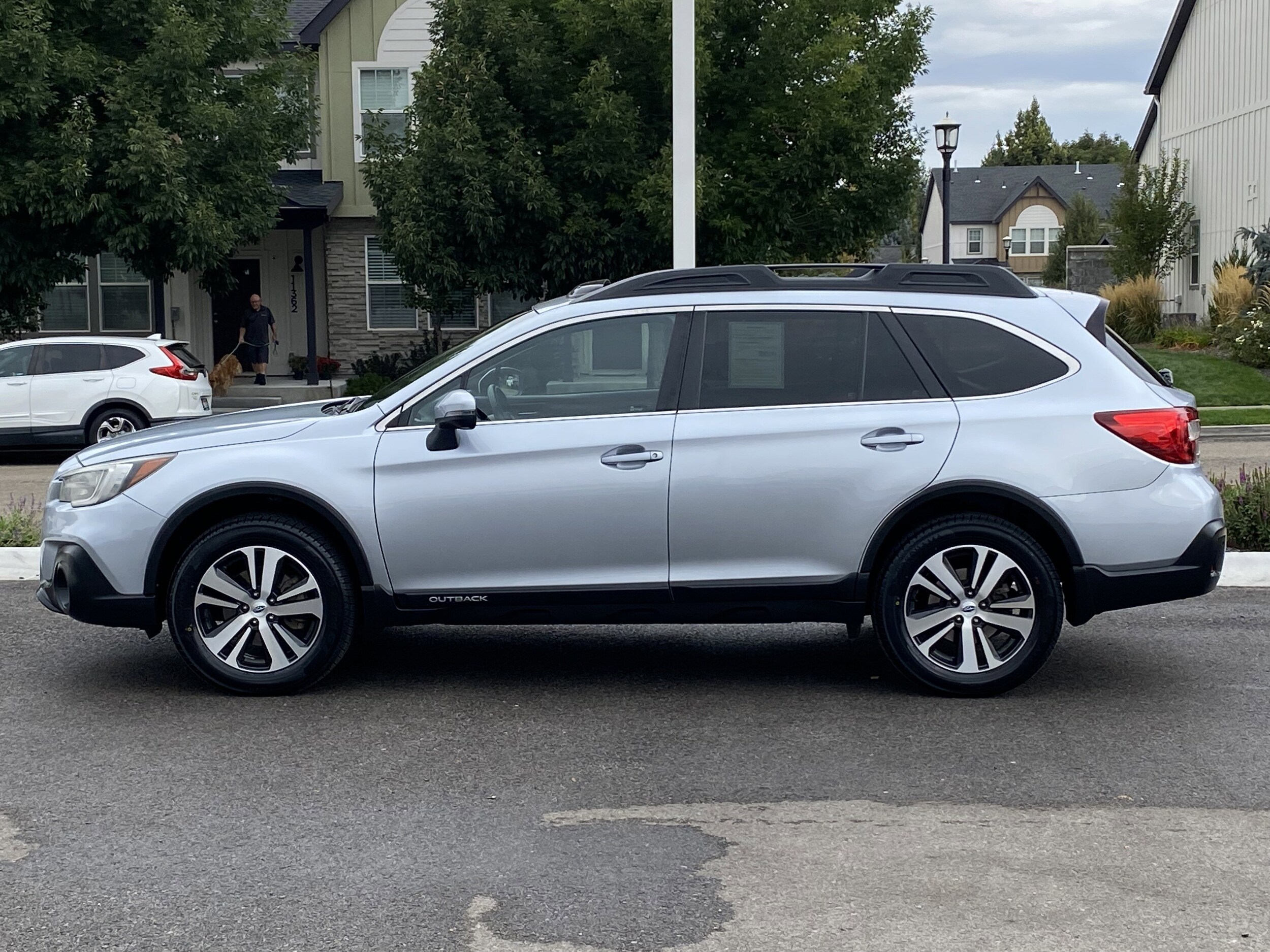2018 Subaru Outback Limited photo 3