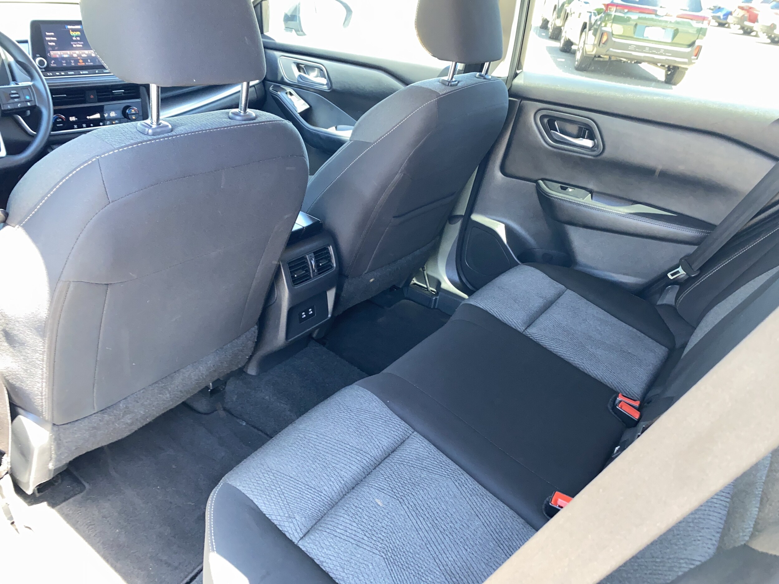 2024 Nissan Rogue SV - Photo 20