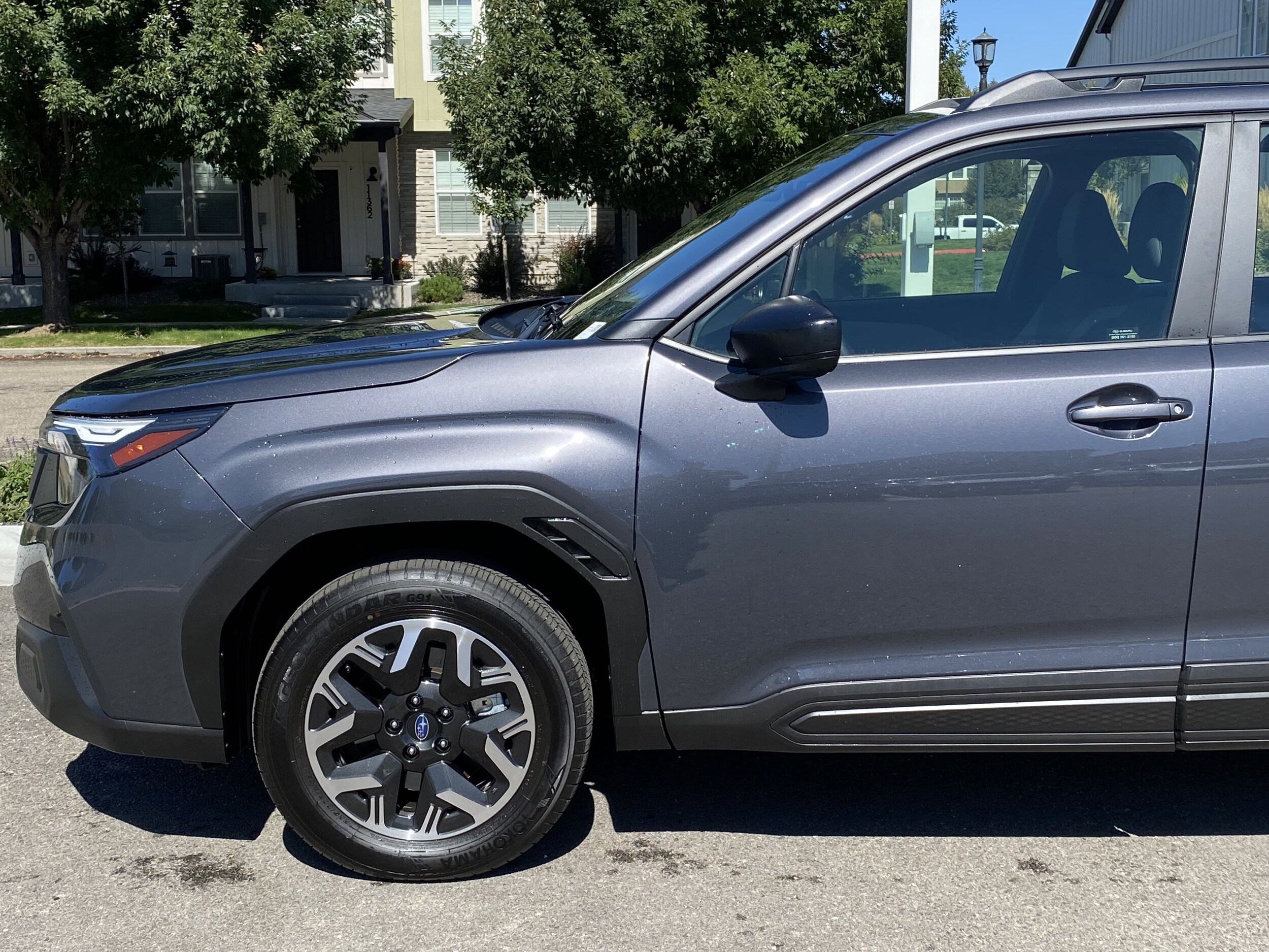 2025 Subaru Forester photo 2