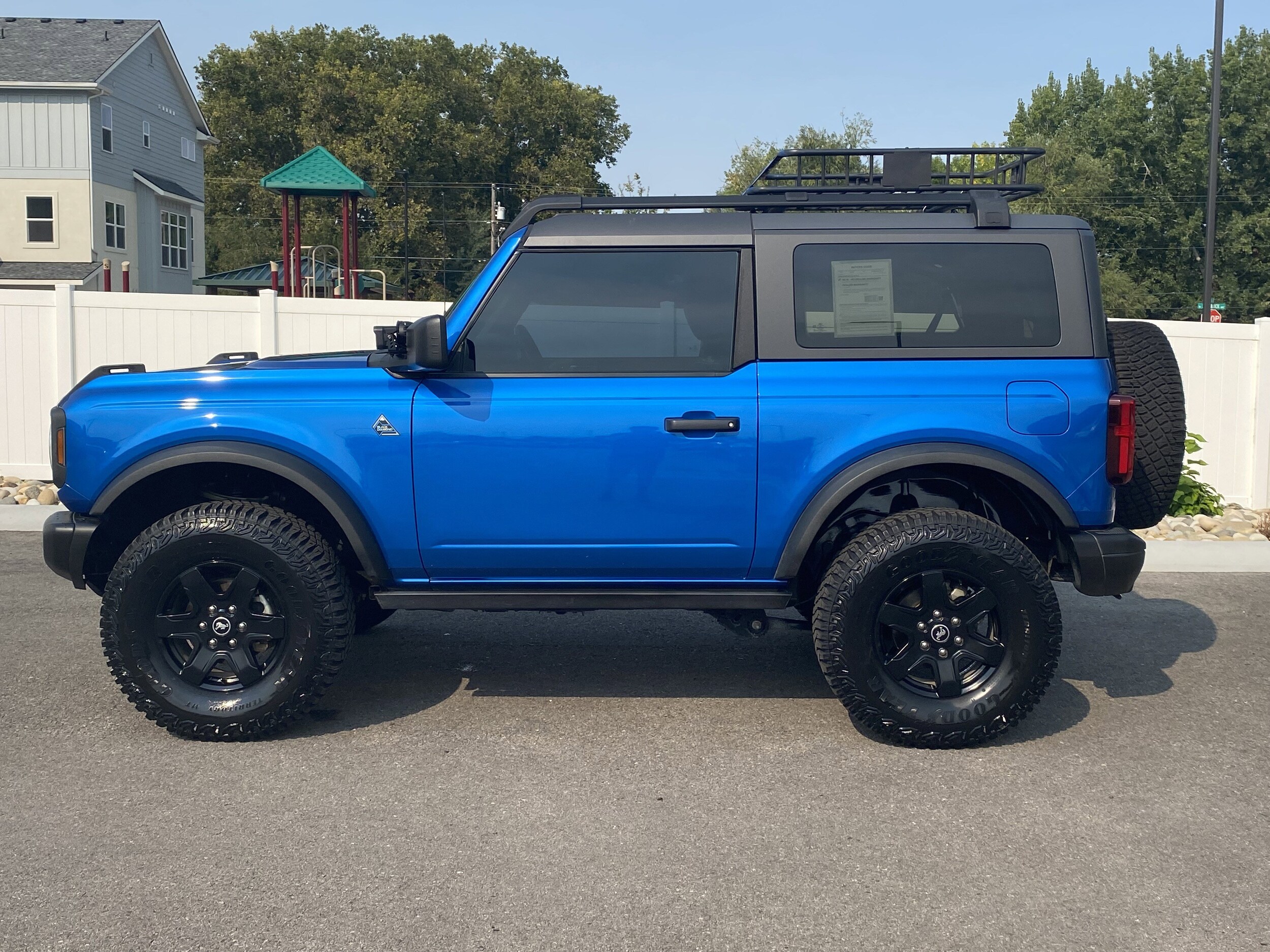 2022 Ford Bronco Black Diamond photo 3