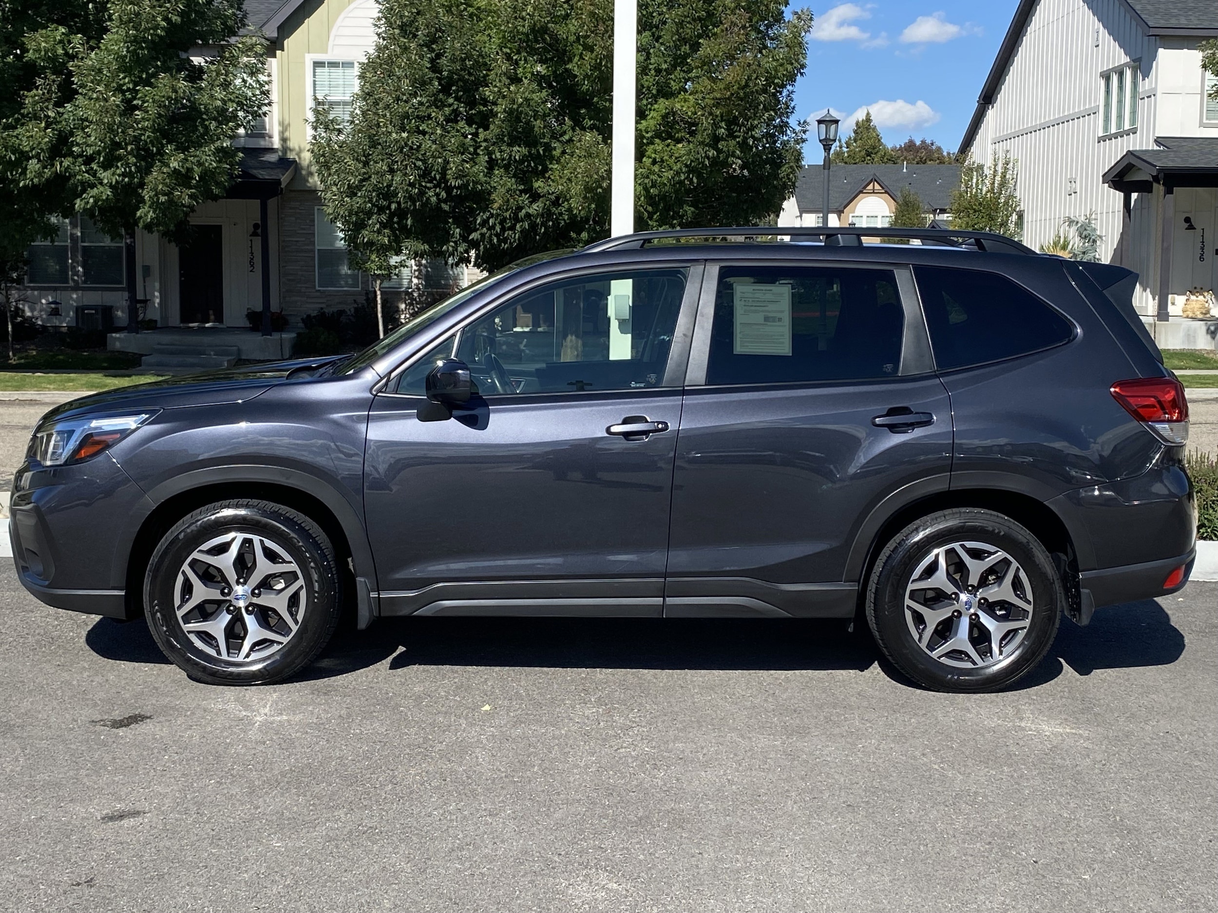 2019 Subaru Forester Premium photo 2
