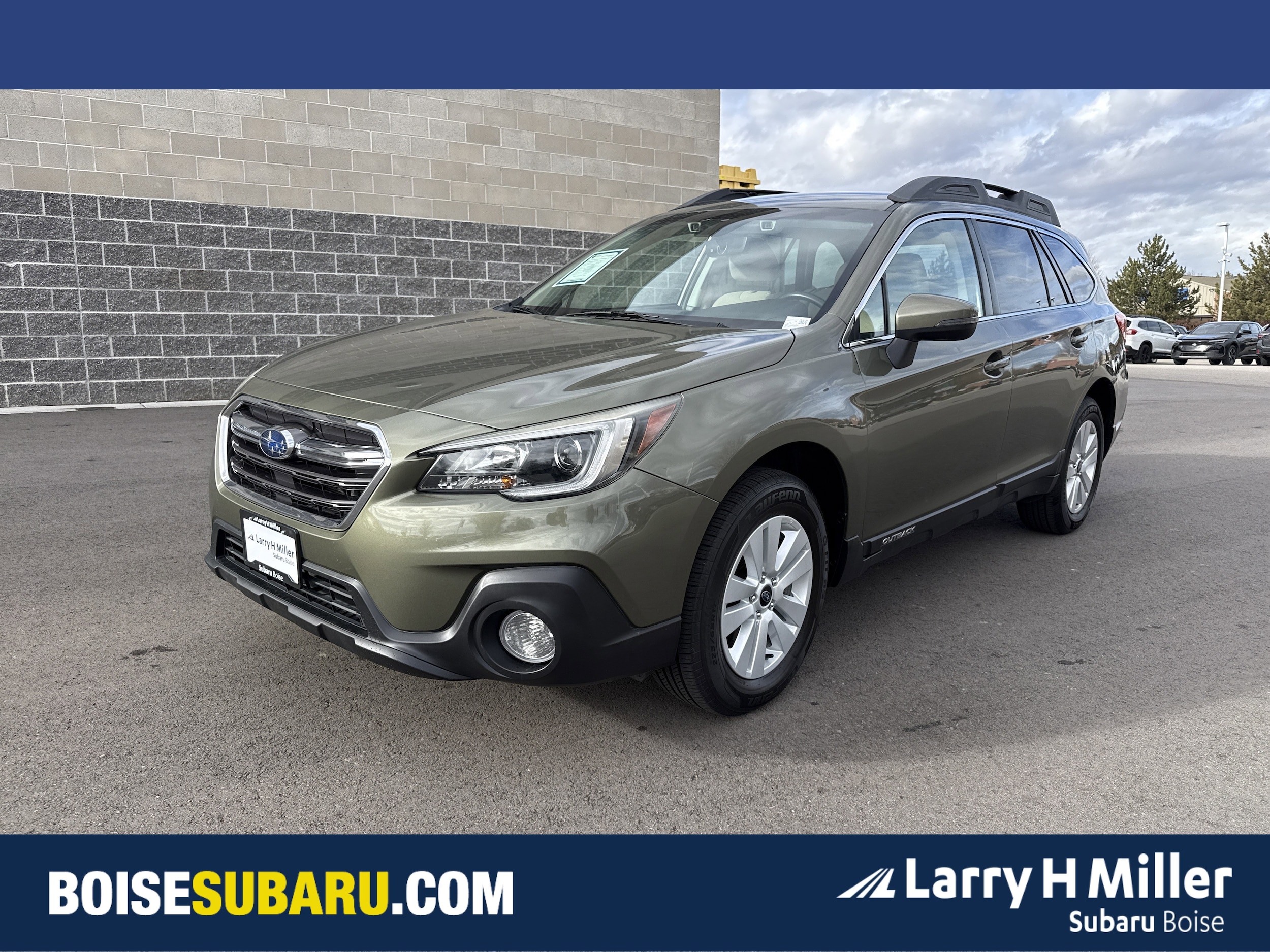 2019 Subaru Outback Premium's photo