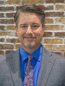 Staff member Paul from ID_735a7e04ee98