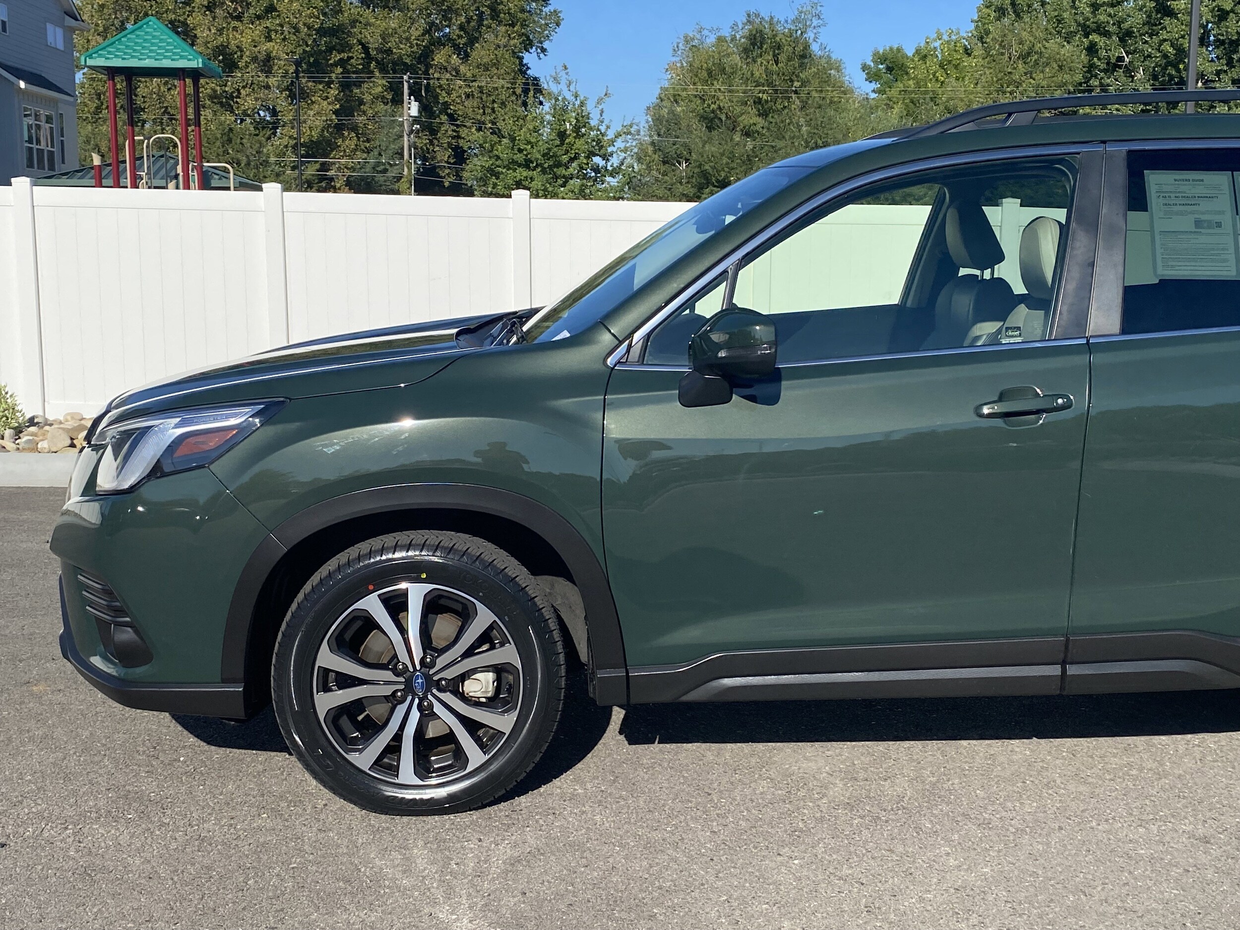 2022 Subaru Forester Limited photo 2