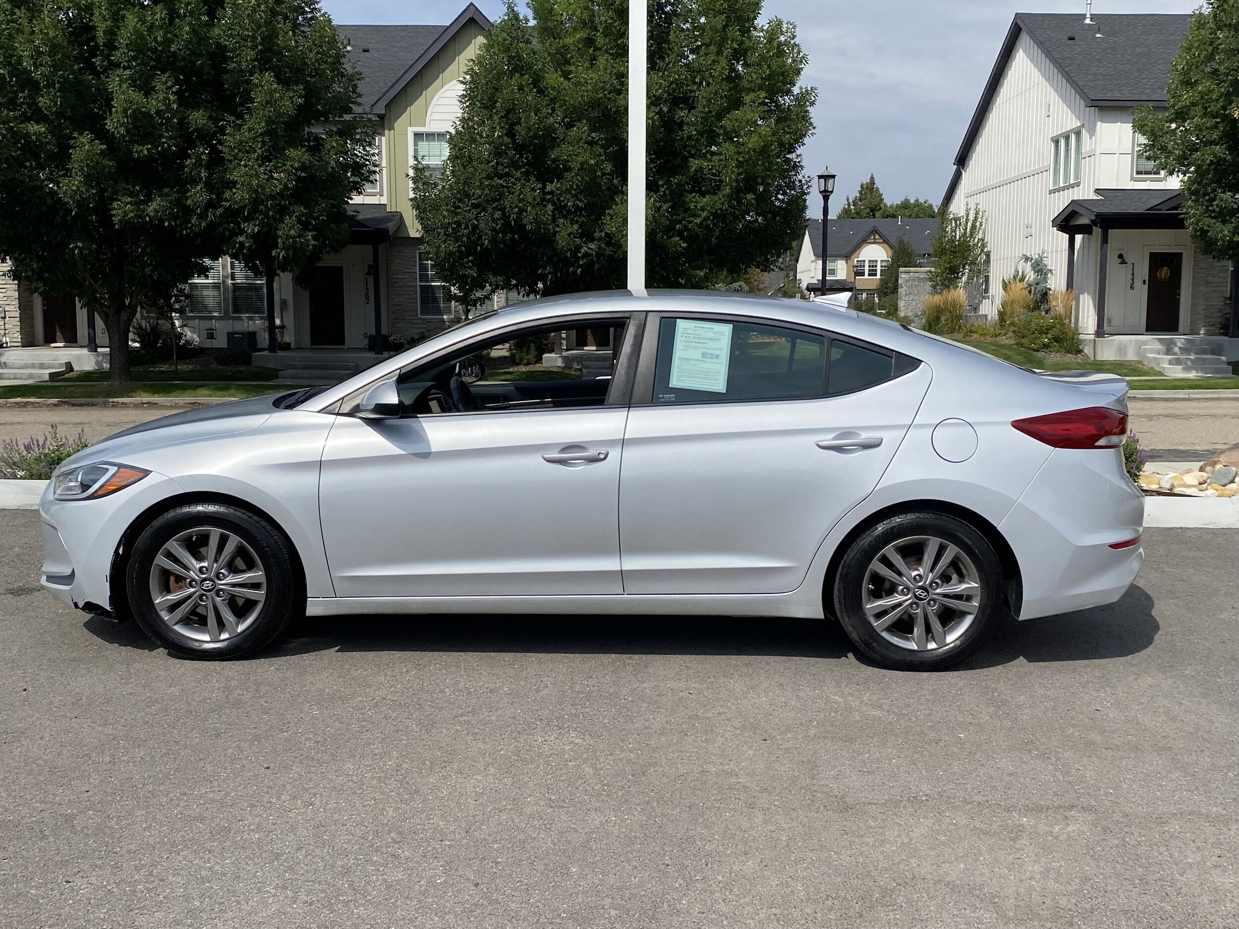 2018 Hyundai Elantra SEL photo 2