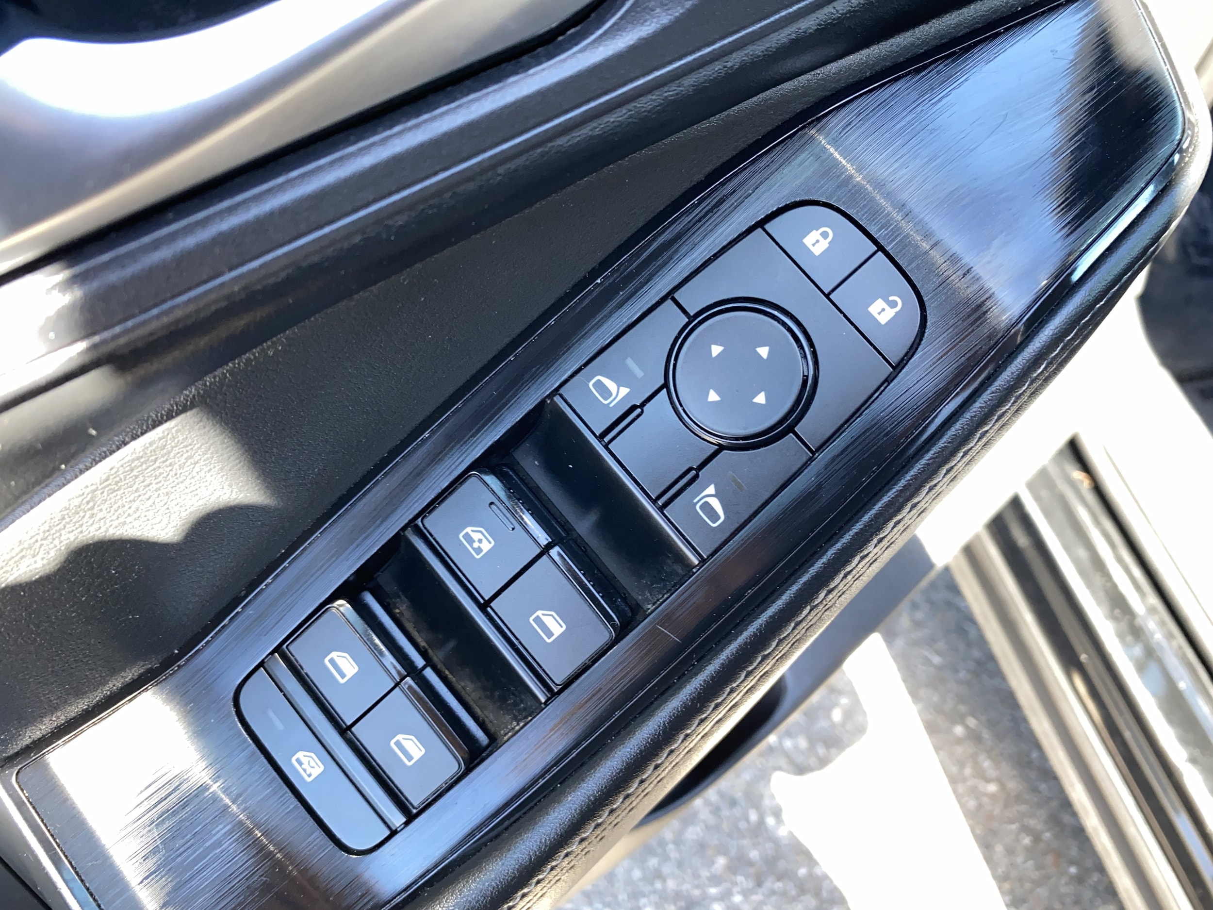 2024 Nissan Rogue SV - Photo 19