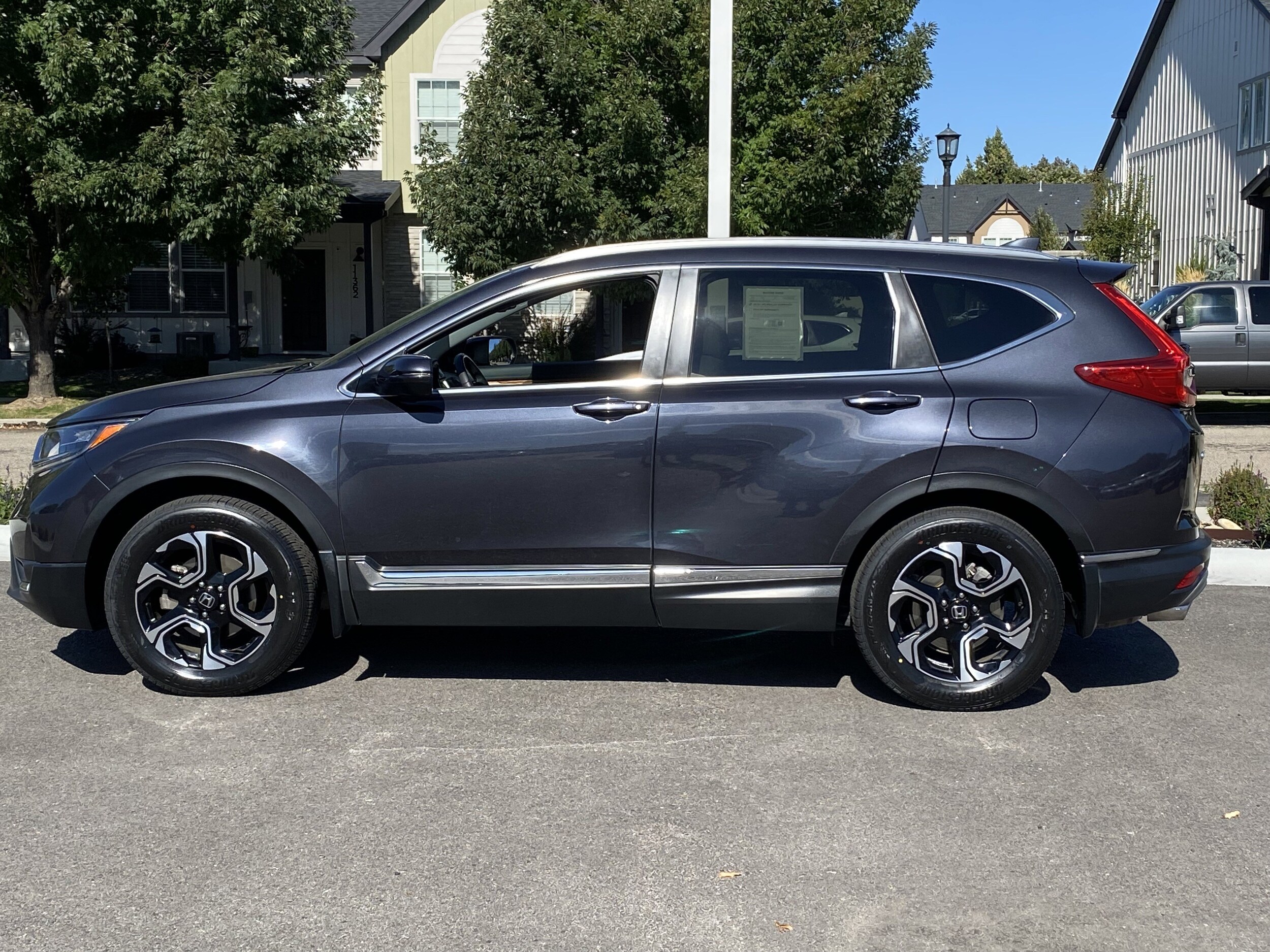 2019 Honda CR-V Touring photo 2