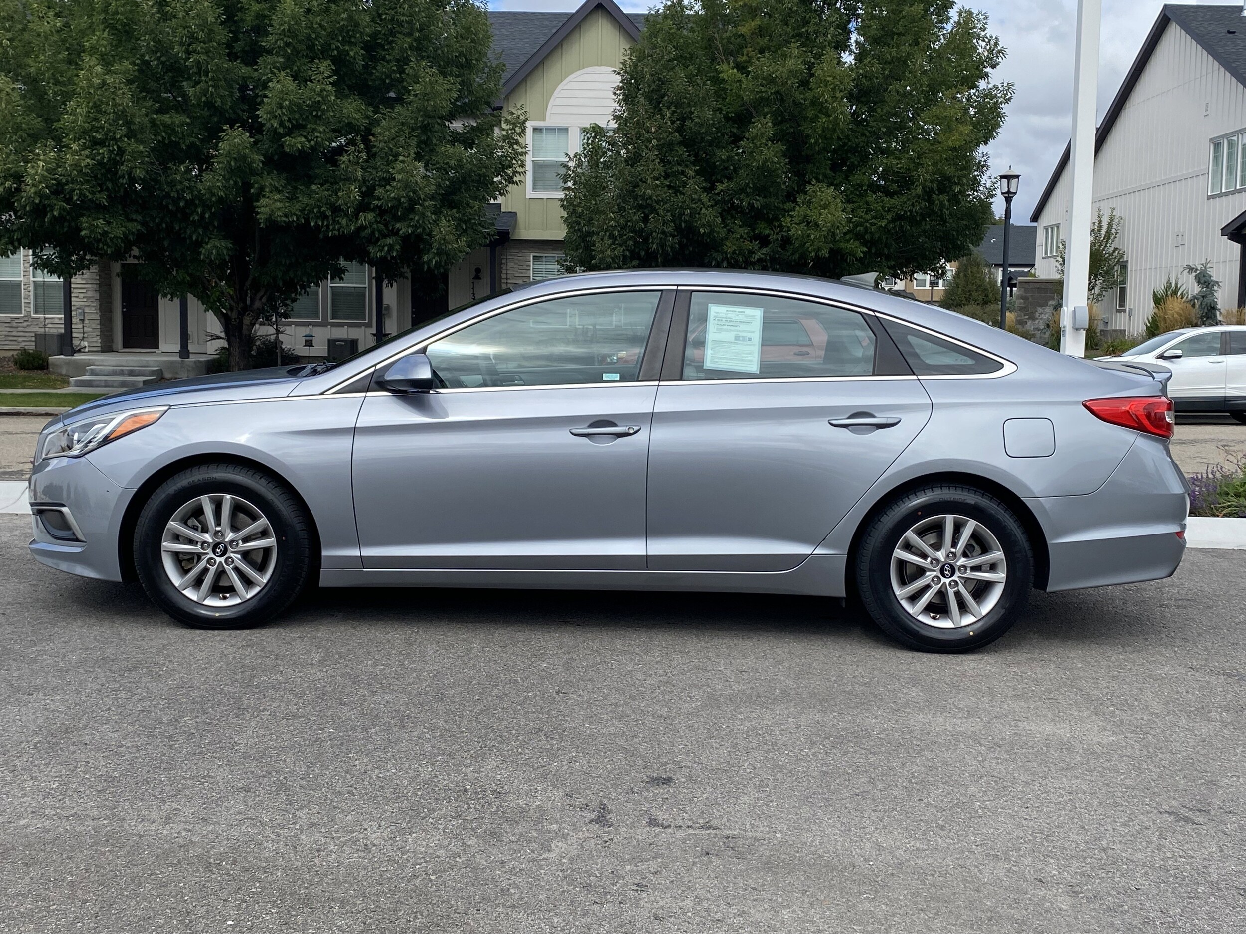 2016 Hyundai Sonata SE photo 2