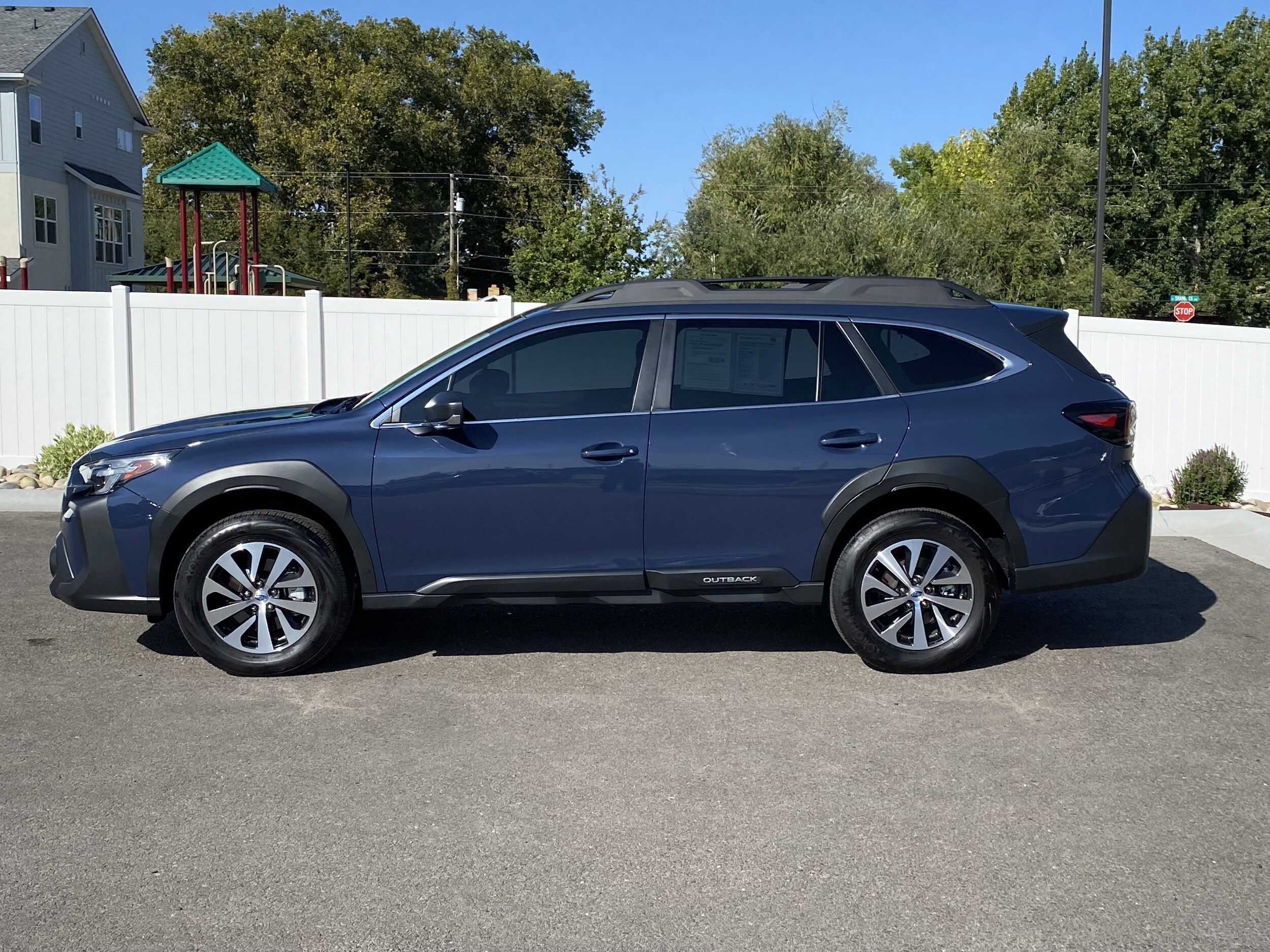2025 Subaru Outback 2.5i photo 3