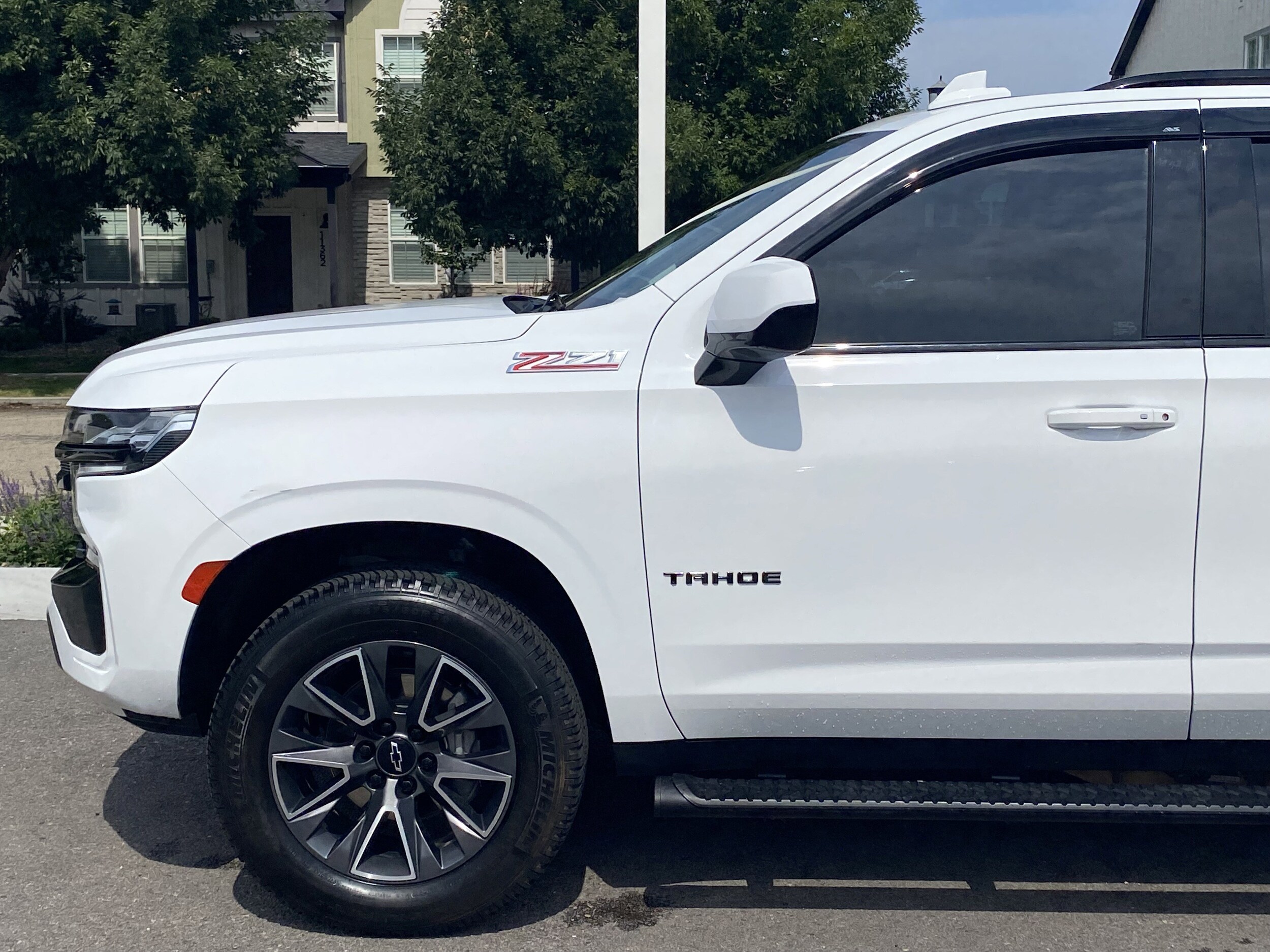 2023 Chevrolet Tahoe Z71 photo 2