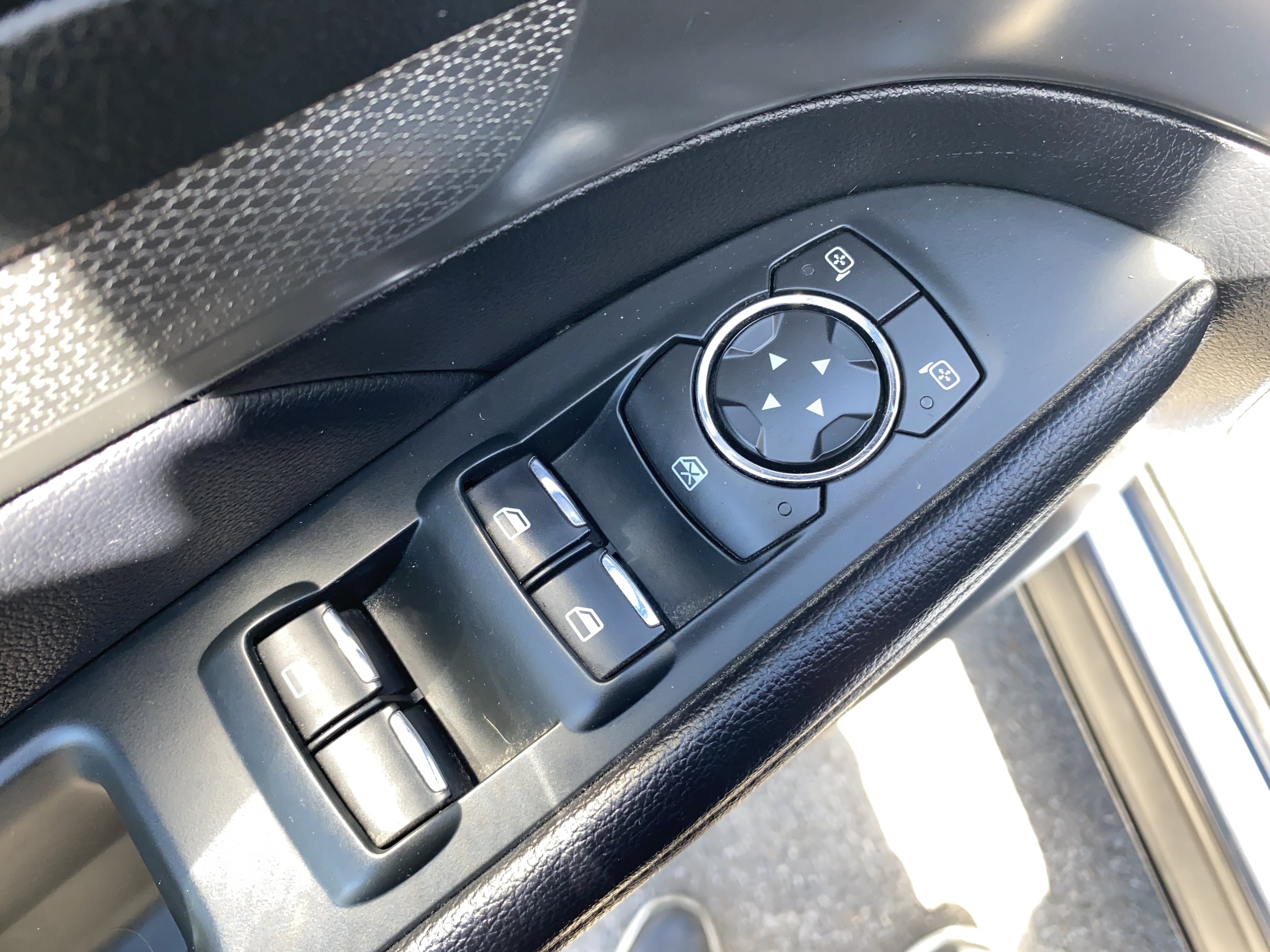 2018 Ford Explorer XLT - Photo 29