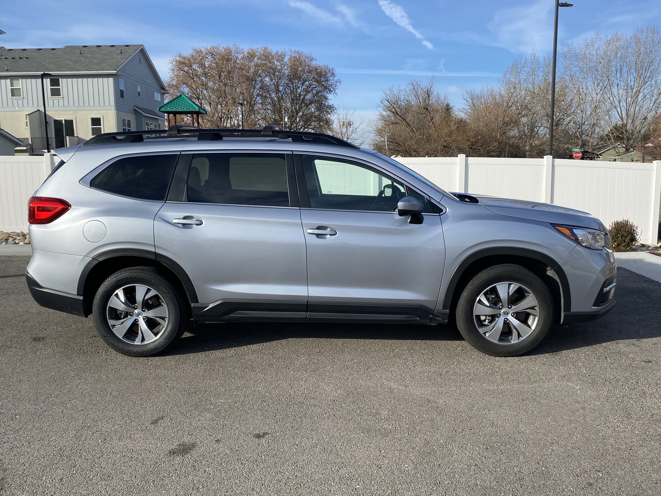 2022 Subaru Ascent Premium photo 3