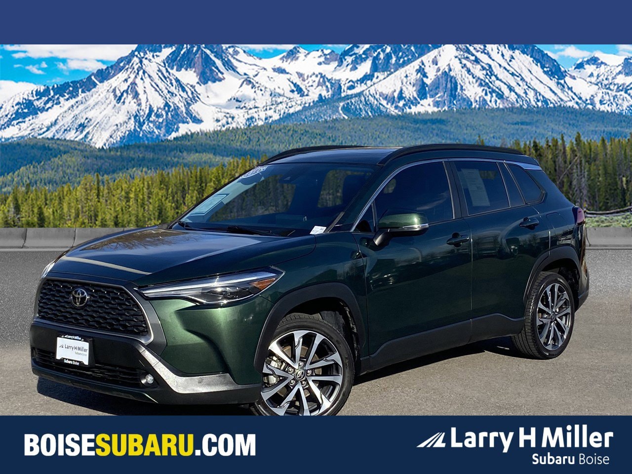 2022 Toyota Corolla Cross XLE's photo