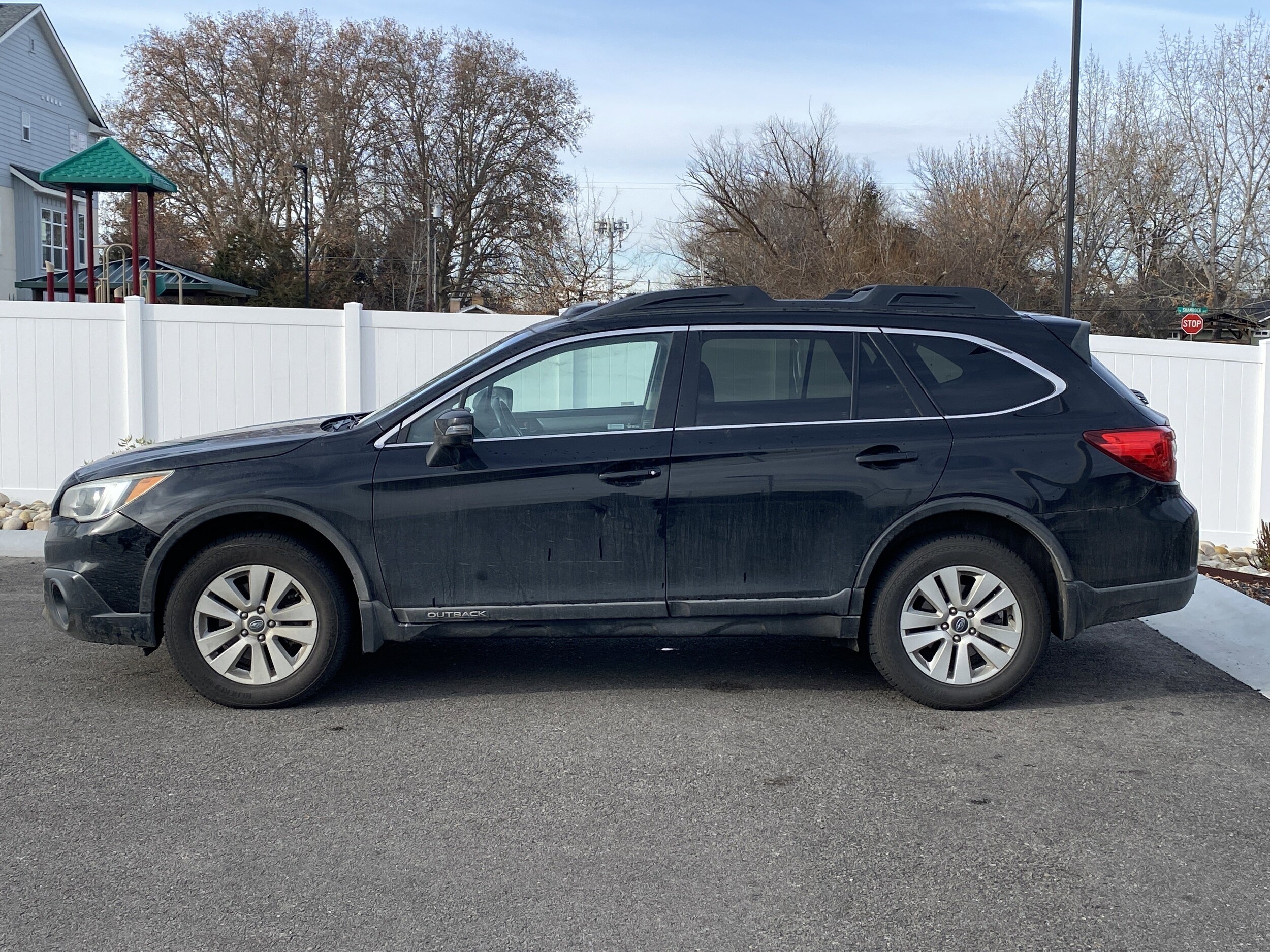 2015 Subaru Outback 2.5i Premium photo 2
