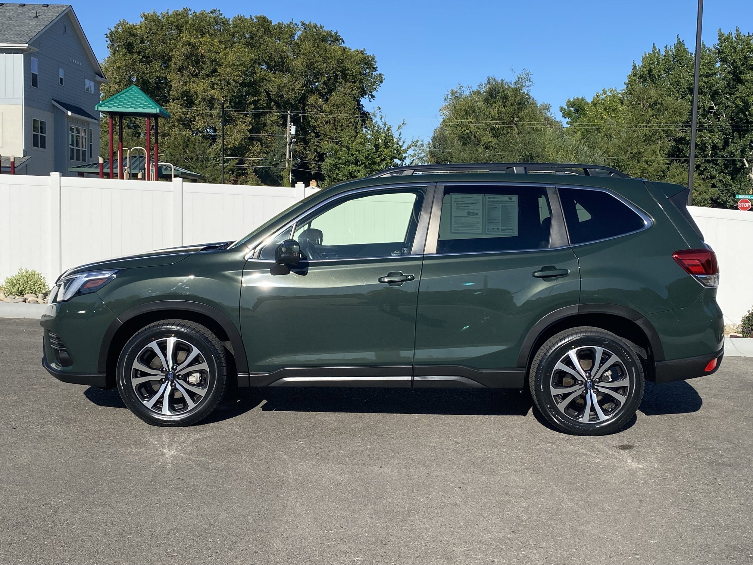 2022 Subaru Forester Limited photo 3
