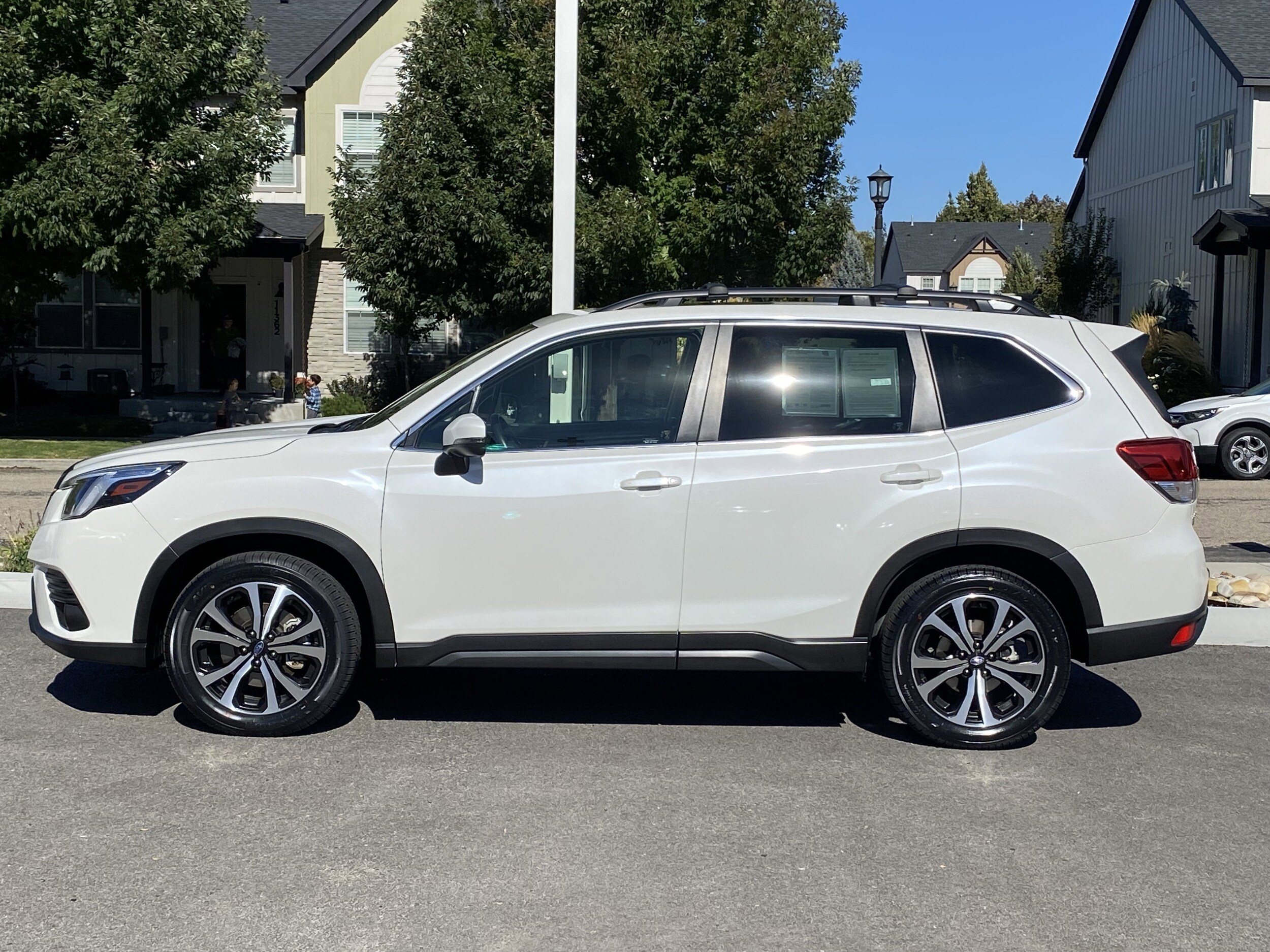 2022 Subaru Forester Limited photo 2