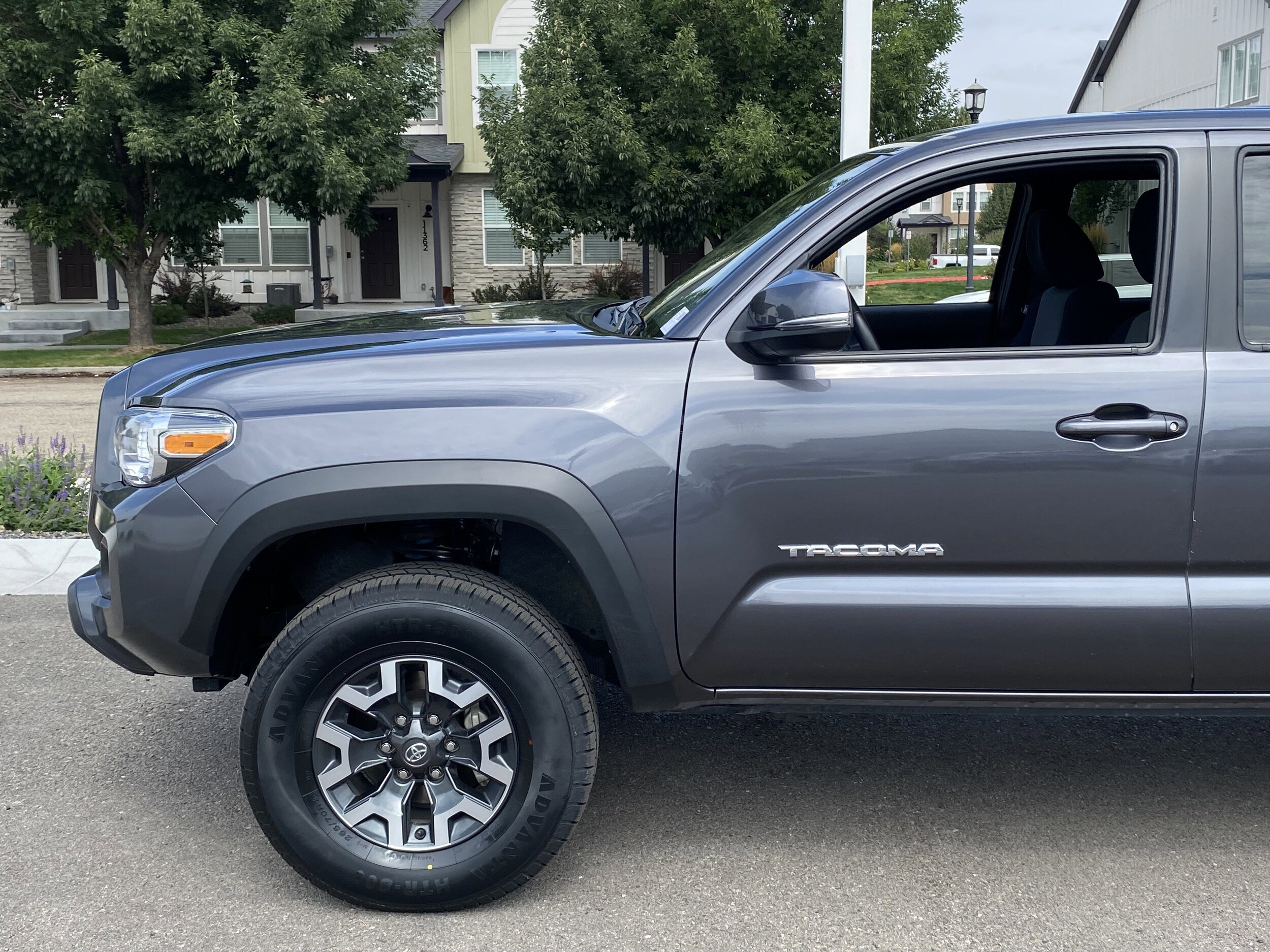 2023 Toyota Tacoma TRD photo 2