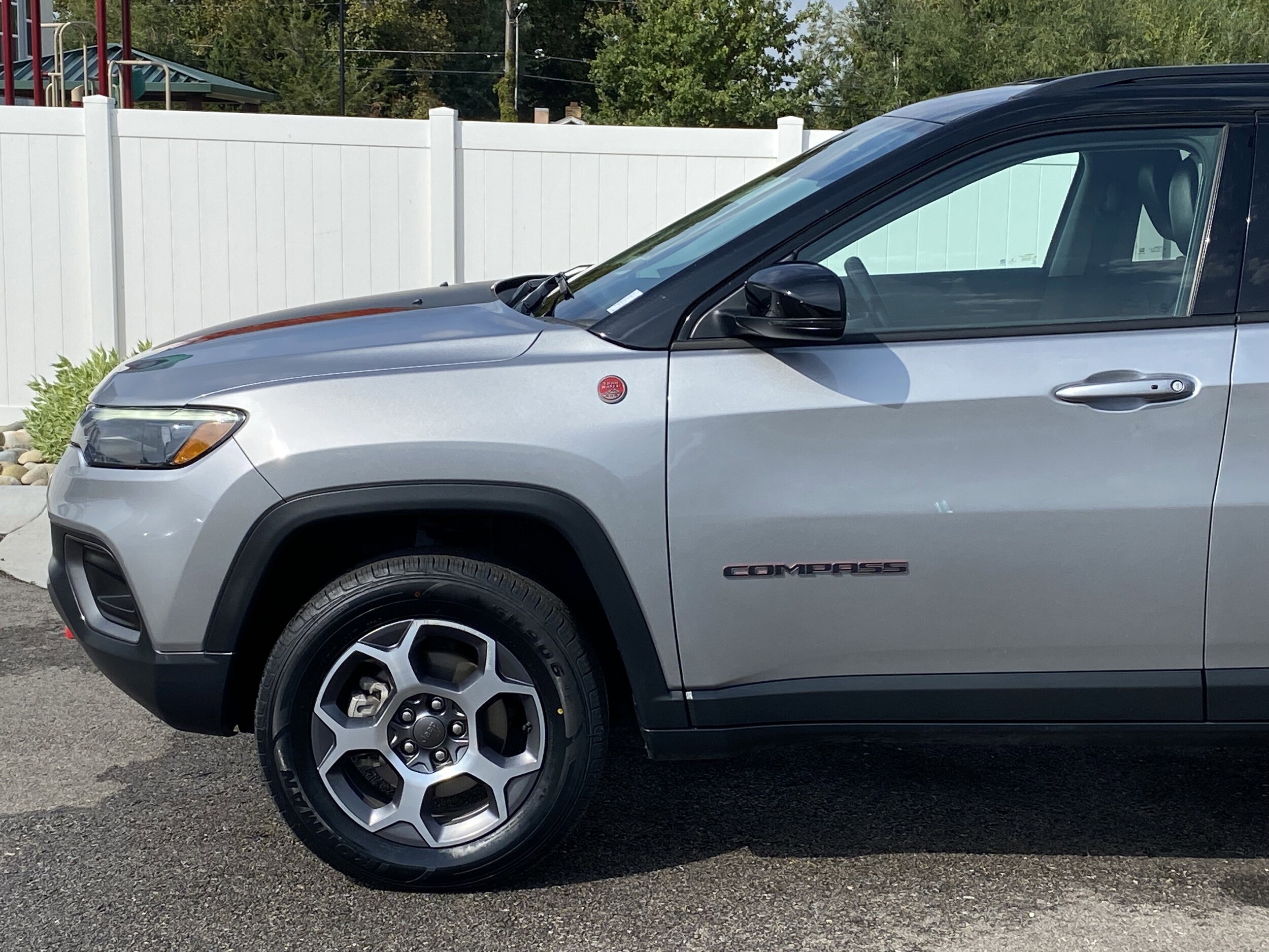 2022 Jeep Compass Trailhawk photo 2