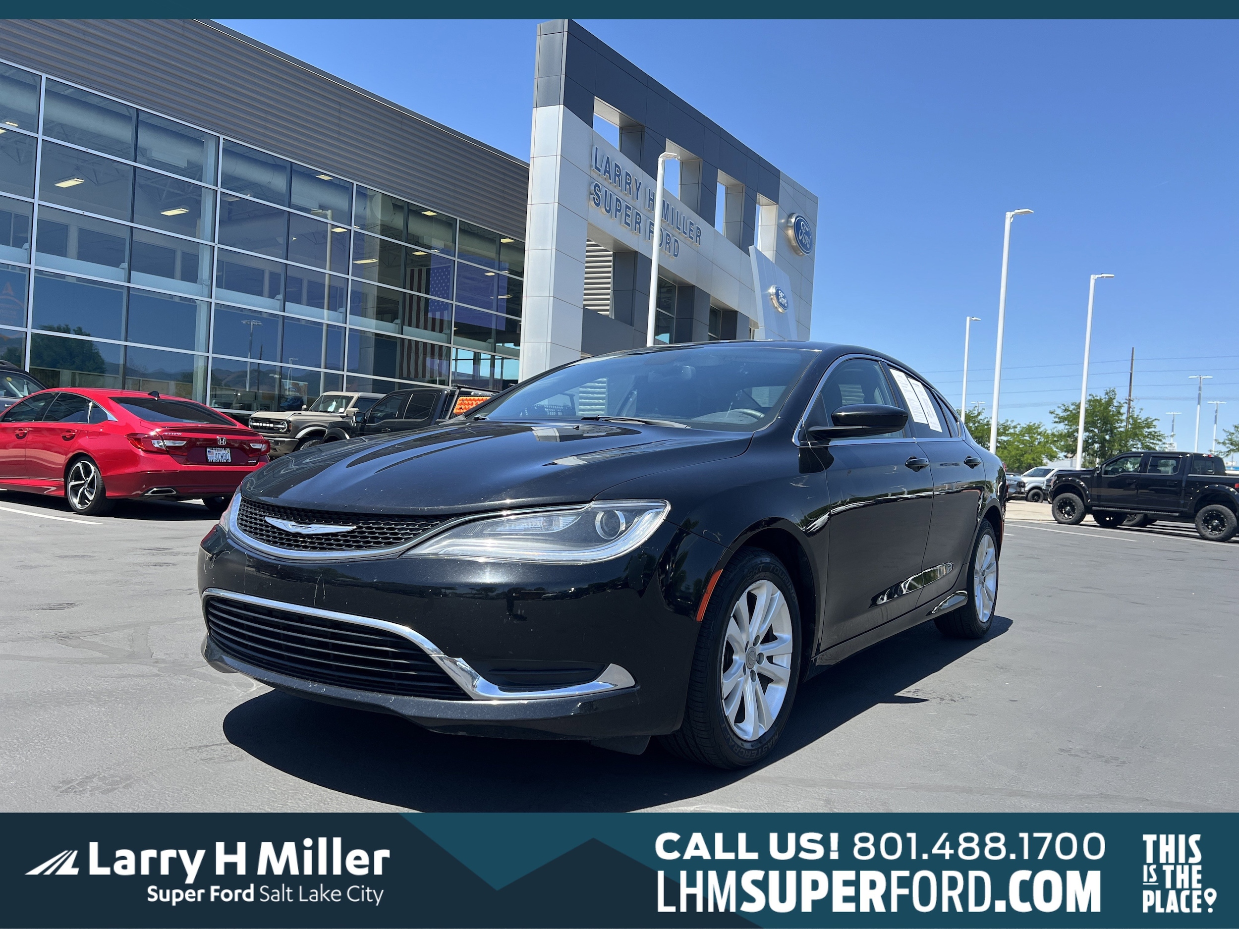2015 Chrysler 200 Limited's photo