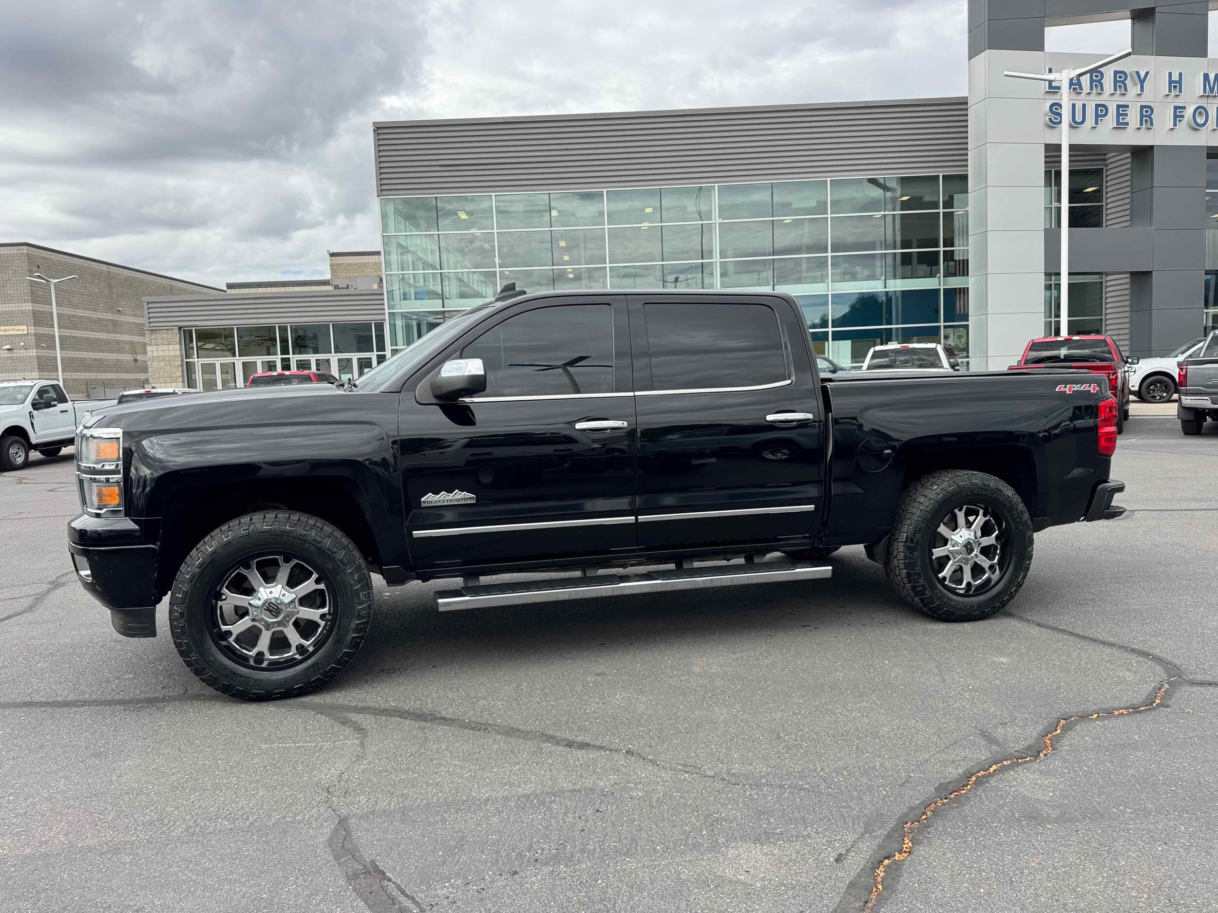 2015 Chevrolet Silverado 1500 High Country photo 4