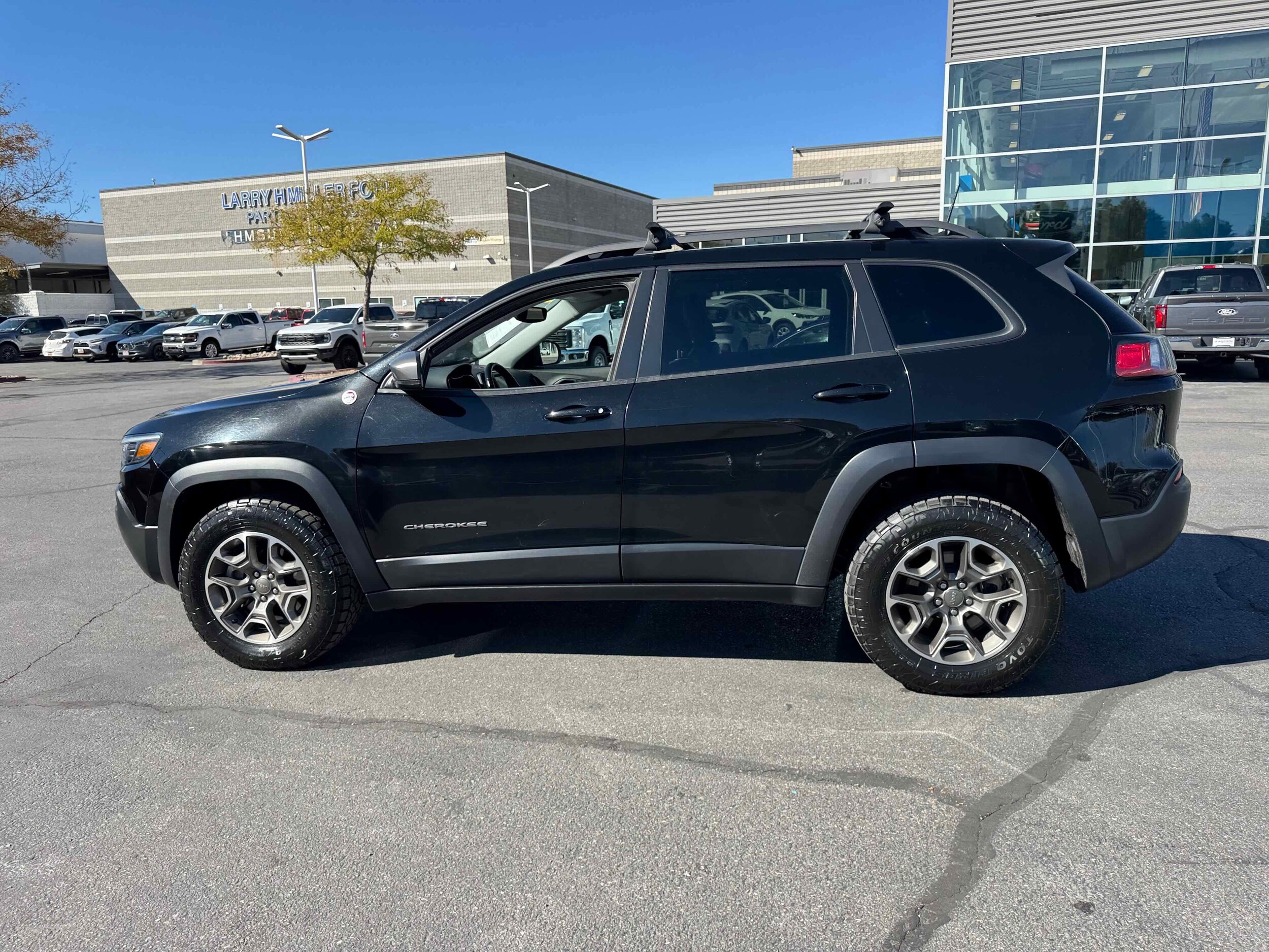 2020 Jeep Cherokee Trailhawk photo 2