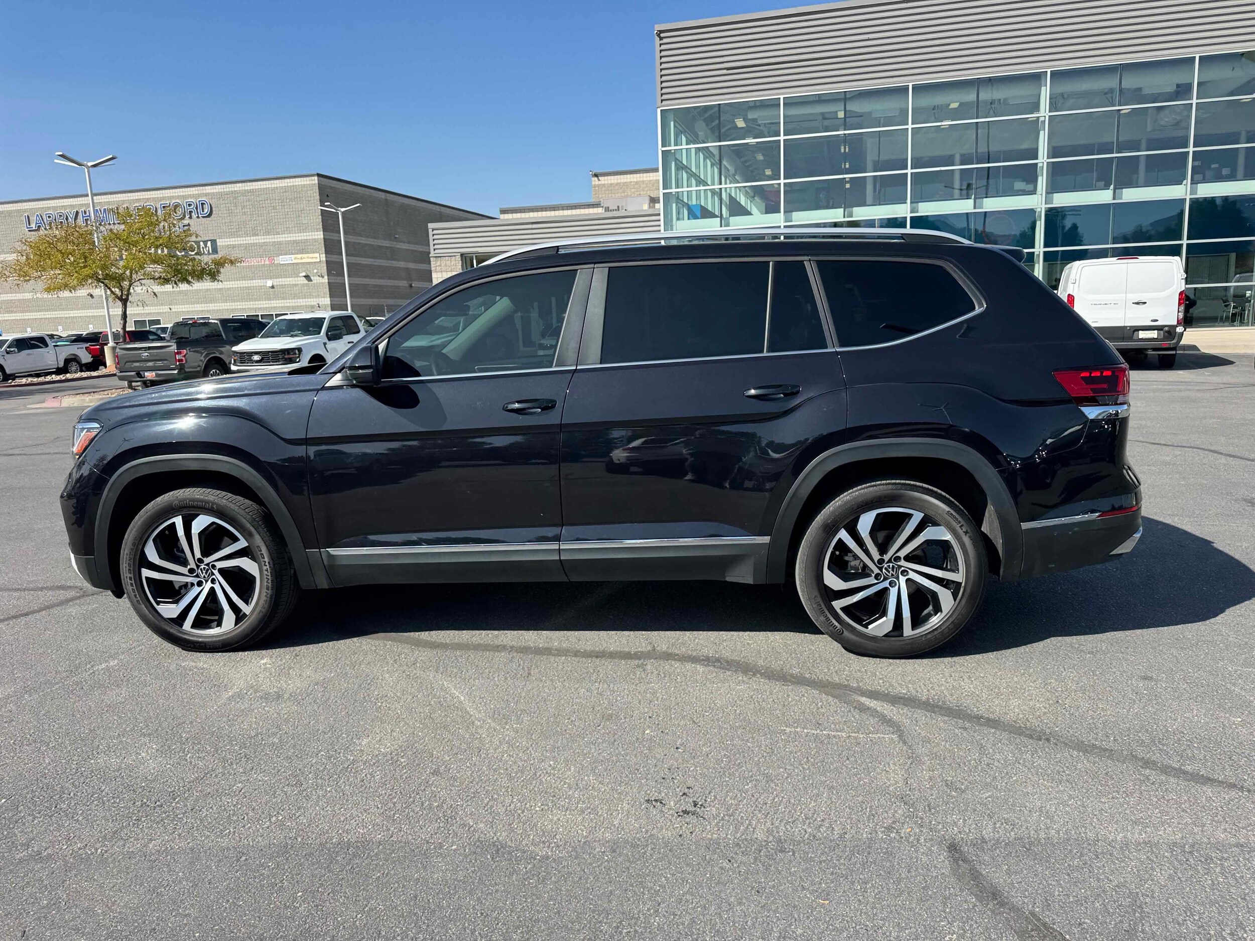 2022 Volkswagen Atlas V6 SEL photo 2