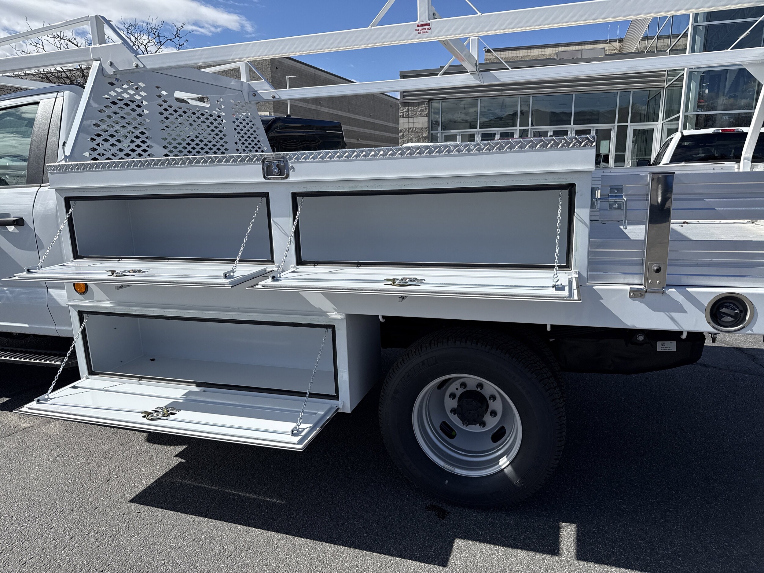 2025 Ford F-350 Super Duty Chassis Cab XL - Photo 27
