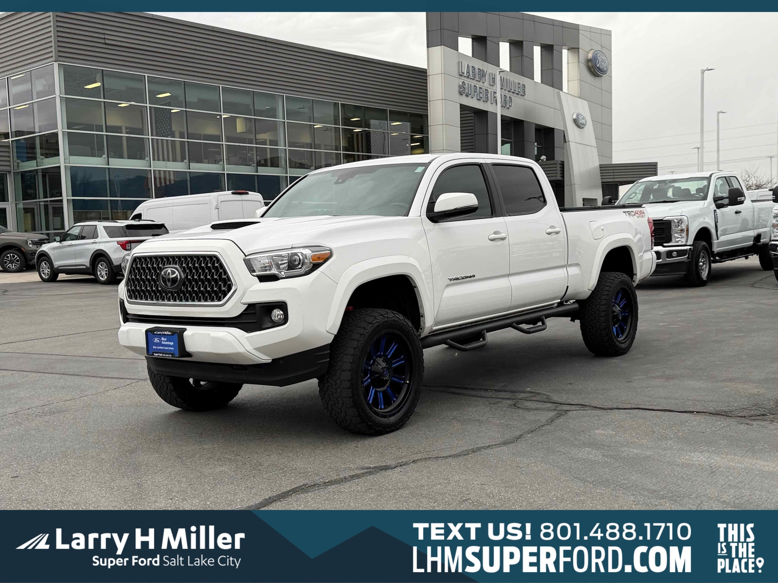 2019 Toyota Tacoma TRD Sport's photo