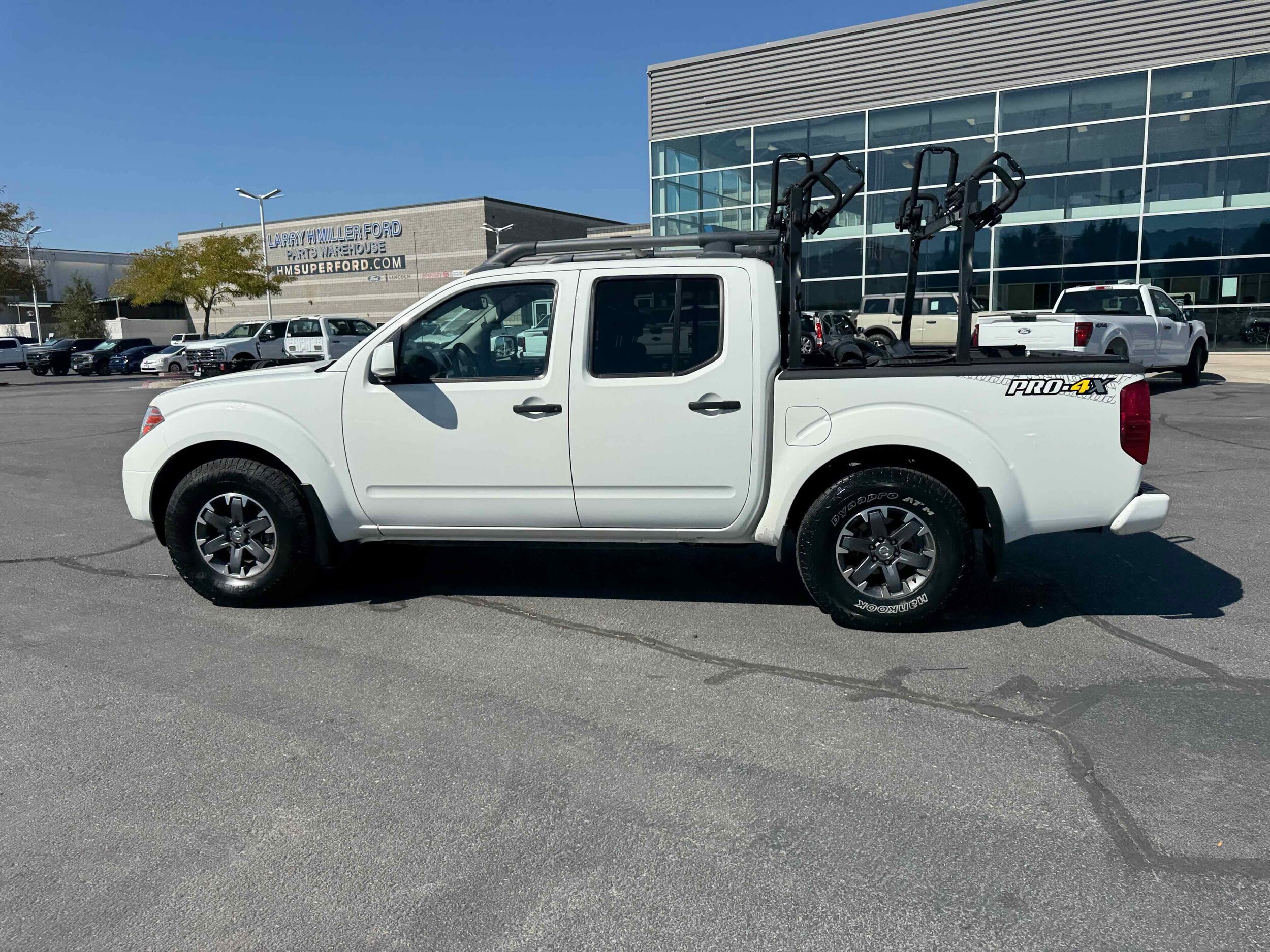 2020 Nissan Frontier PRO-4X Crew Cab photo 4