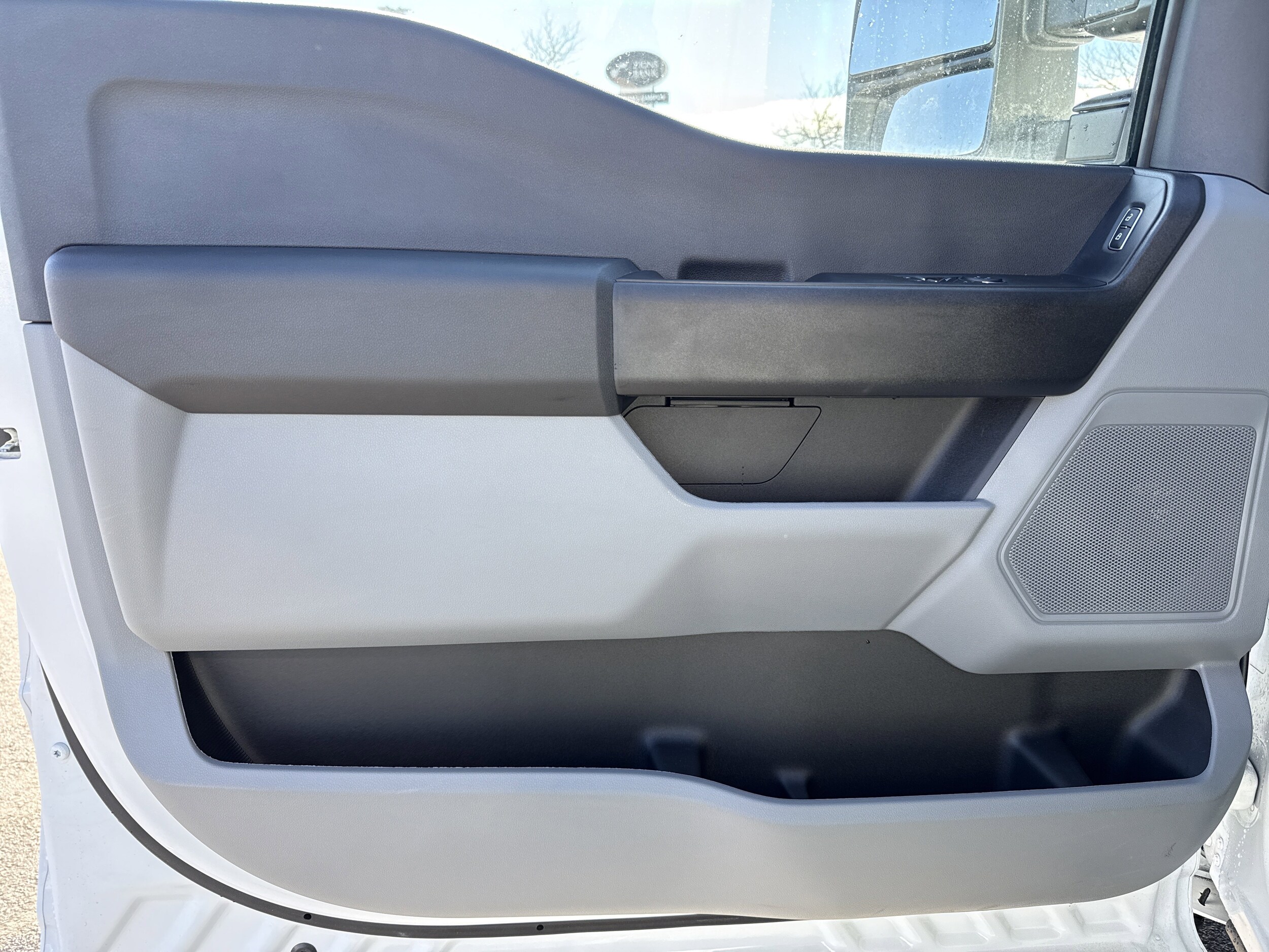 2025 Ford F-350 Super Duty Chassis Cab XL - Photo 16