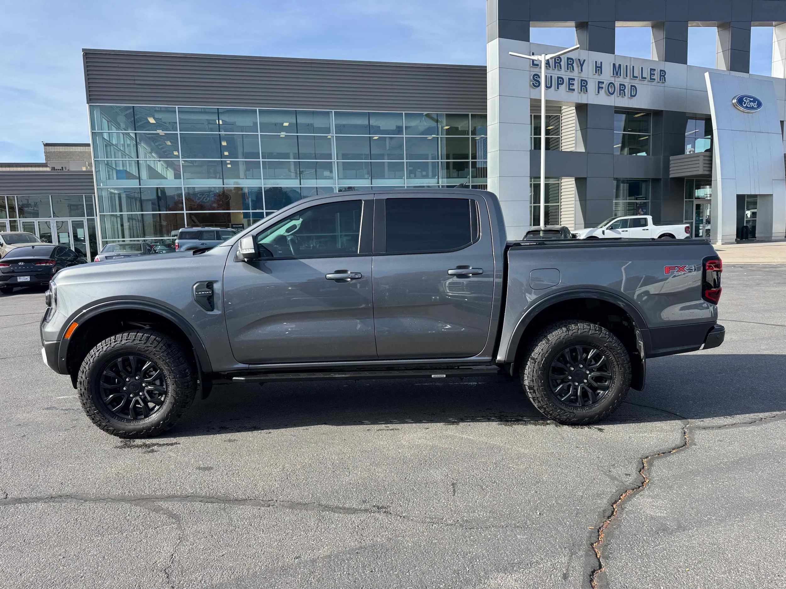 2024 Ford Ranger Lariat photo 2